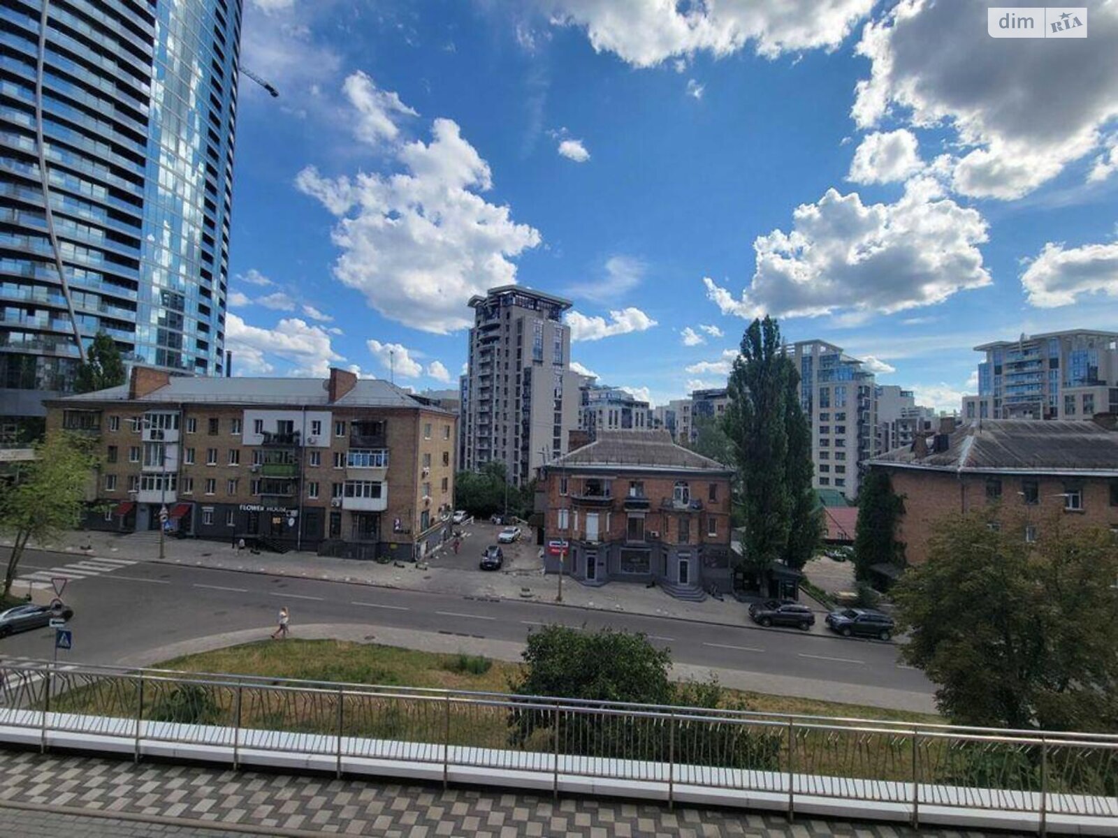 Продаж трикімнатної квартири в Києві, на вул. Іоанна Павла II 11, район Саперне Поле фото 1 Продаж трикімнатної квартири в Києві, на вул. Іоанна Павла II 11, район Саперне Поле фото 1