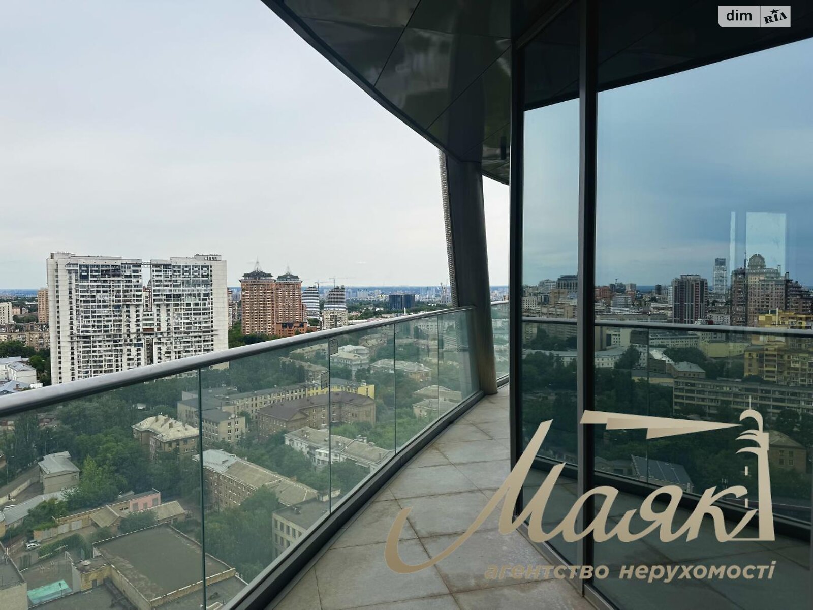 Продаж трикімнатної квартири в Києві, на вул. Іоанна Павла II 12, район Саперне Поле фото 1 Продаж трикімнатної квартири в Києві, на вул. Іоанна Павла II 12, район Саперне Поле фото 1