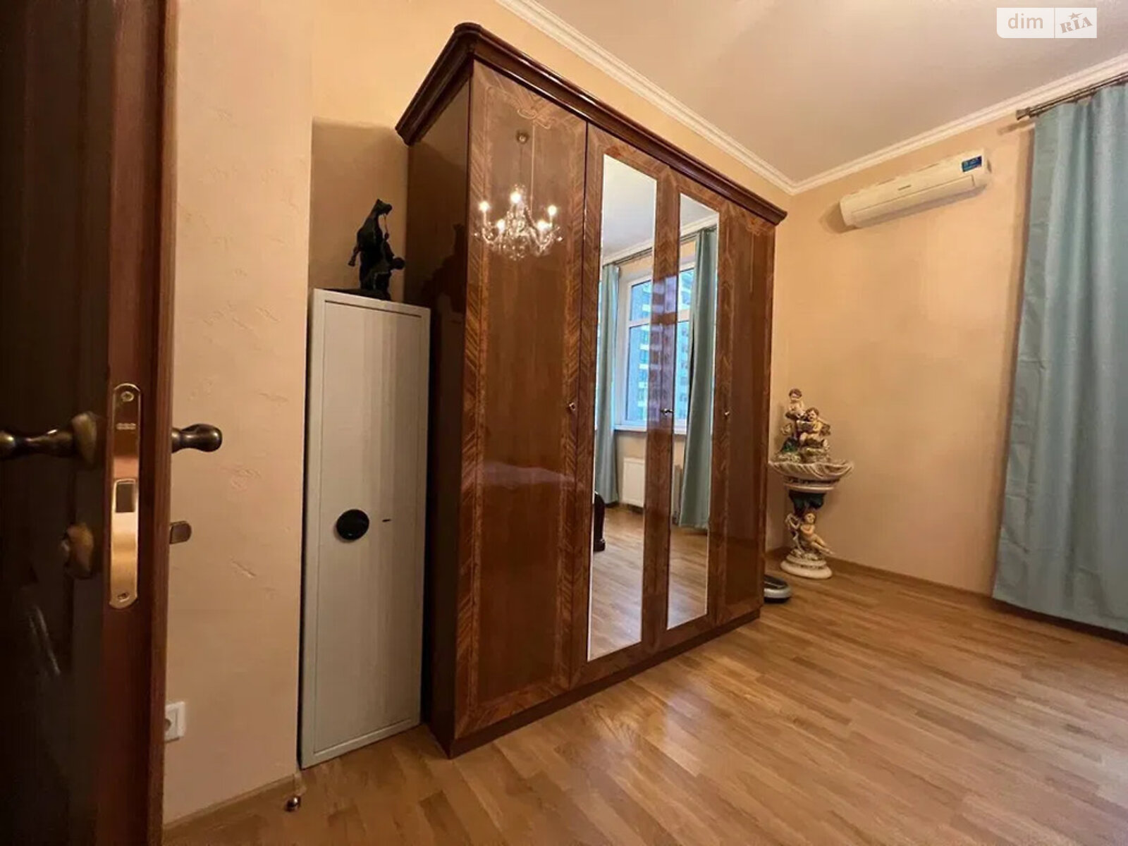 Продажа двухкомнатной квартиры в Киеве, на ул. Коновальца Евгения 44А, район Саперное Поле фото 1 Продажа двухкомнатной квартиры в Киеве, на ул. Коновальца Евгения 44А, район Саперное Поле фото 1