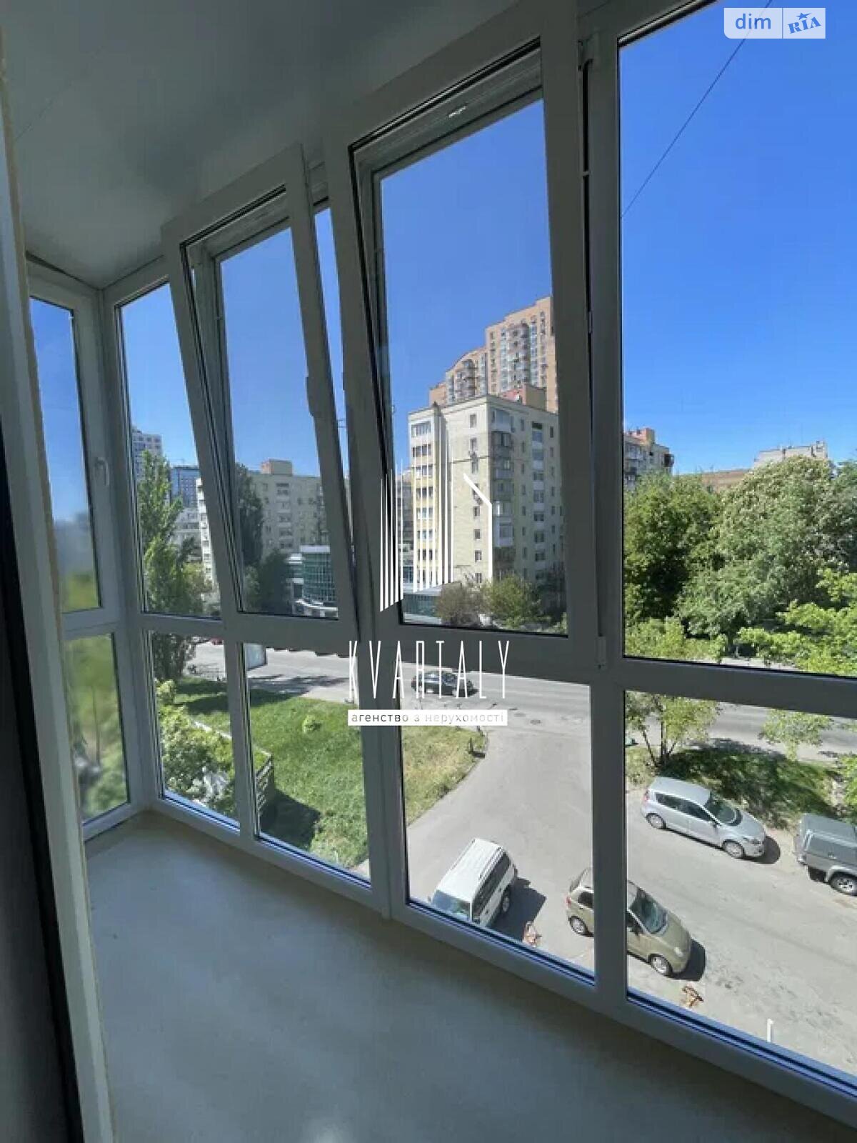 Продажа двухкомнатной квартиры в Киеве, на ул. Коновальца Евгения 18, район Саперное Поле фото 1 Продажа двухкомнатной квартиры в Киеве, на ул. Коновальца Евгения 18, район Саперное Поле фото 1