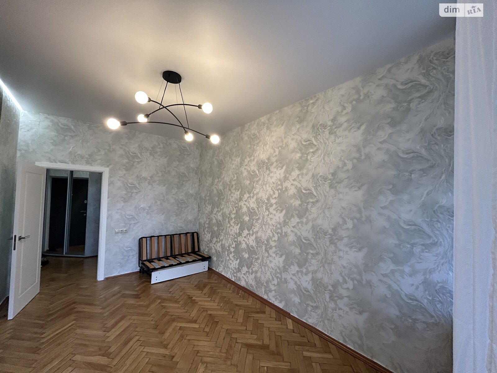 Продажа двухкомнатной квартиры в Киеве, на ул. Коновальца Евгения 18, район Саперное Поле фото 1 Продажа двухкомнатной квартиры в Киеве, на ул. Коновальца Евгения 18, район Саперное Поле фото 1