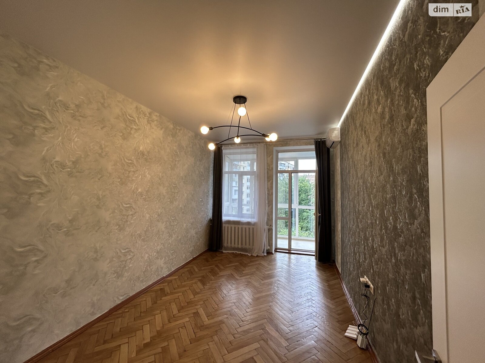 Продажа двухкомнатной квартиры в Киеве, на ул. Коновальца Евгения 18, район Саперное Поле фото 1 Продажа двухкомнатной квартиры в Киеве, на ул. Коновальца Евгения 18, район Саперное Поле фото 1