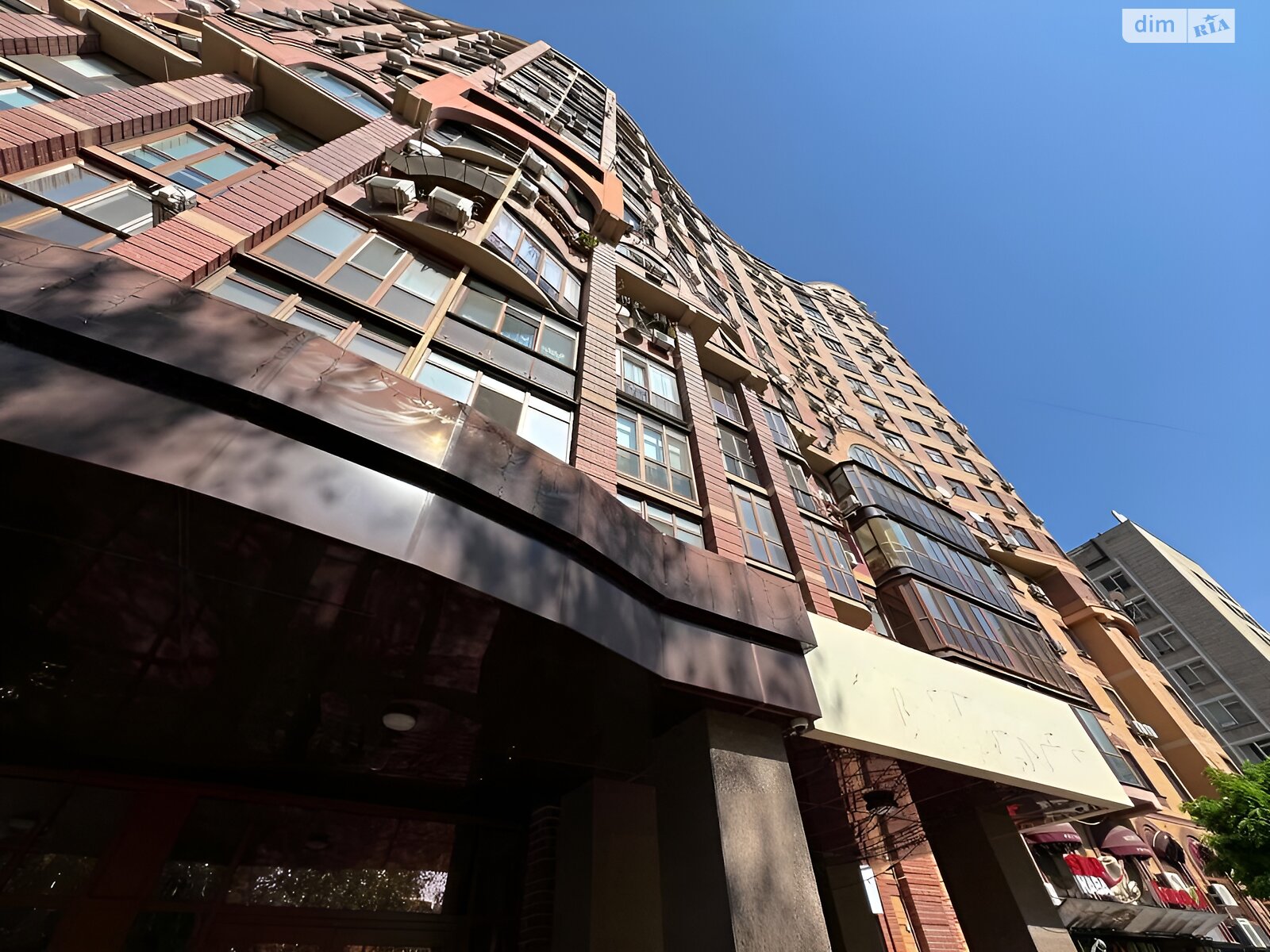 Продажа трехкомнатной квартиры в Киеве, на ул. Коновальца Евгения 36В, район Саперное Поле фото 1 Продажа трехкомнатной квартиры в Киеве, на ул. Коновальца Евгения 36В, район Саперное Поле фото 1