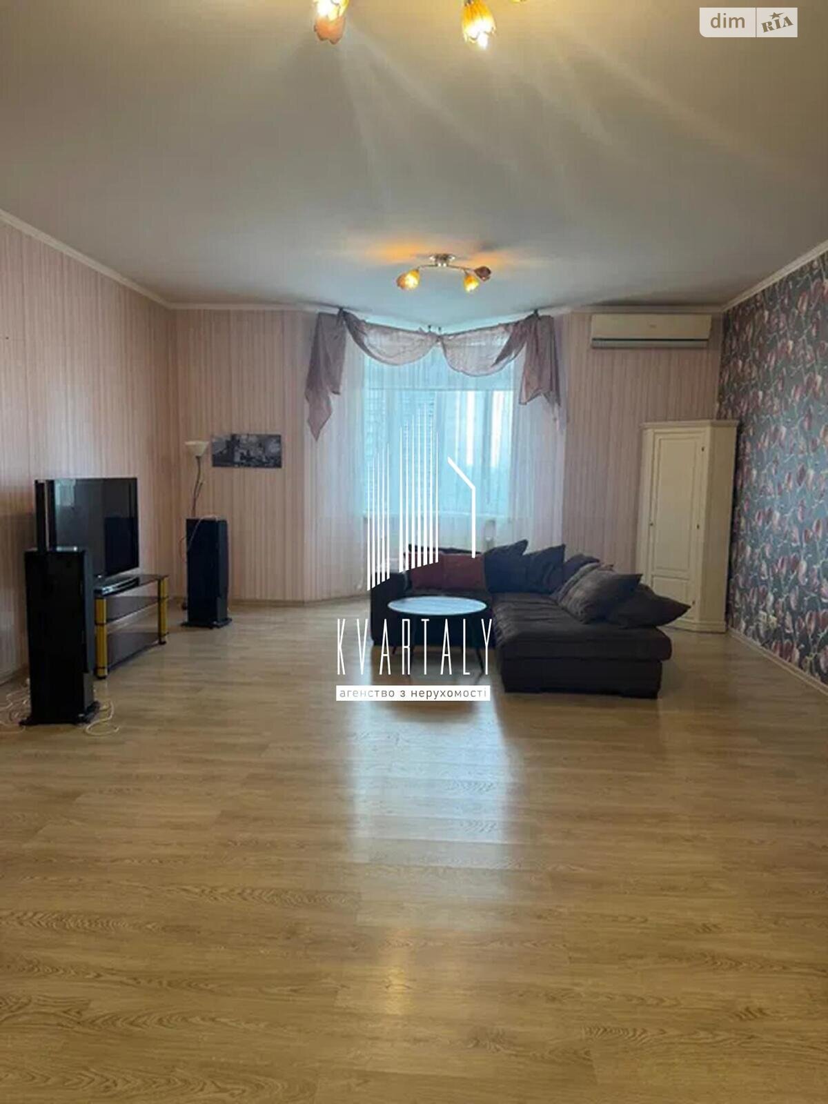 Продаж трикімнатної квартири в Києві, на вул. Коновальця Євгена 32Г, район Саперне Поле фото 1 Продаж трикімнатної квартири в Києві, на вул. Коновальця Євгена 32Г, район Саперне Поле фото 1