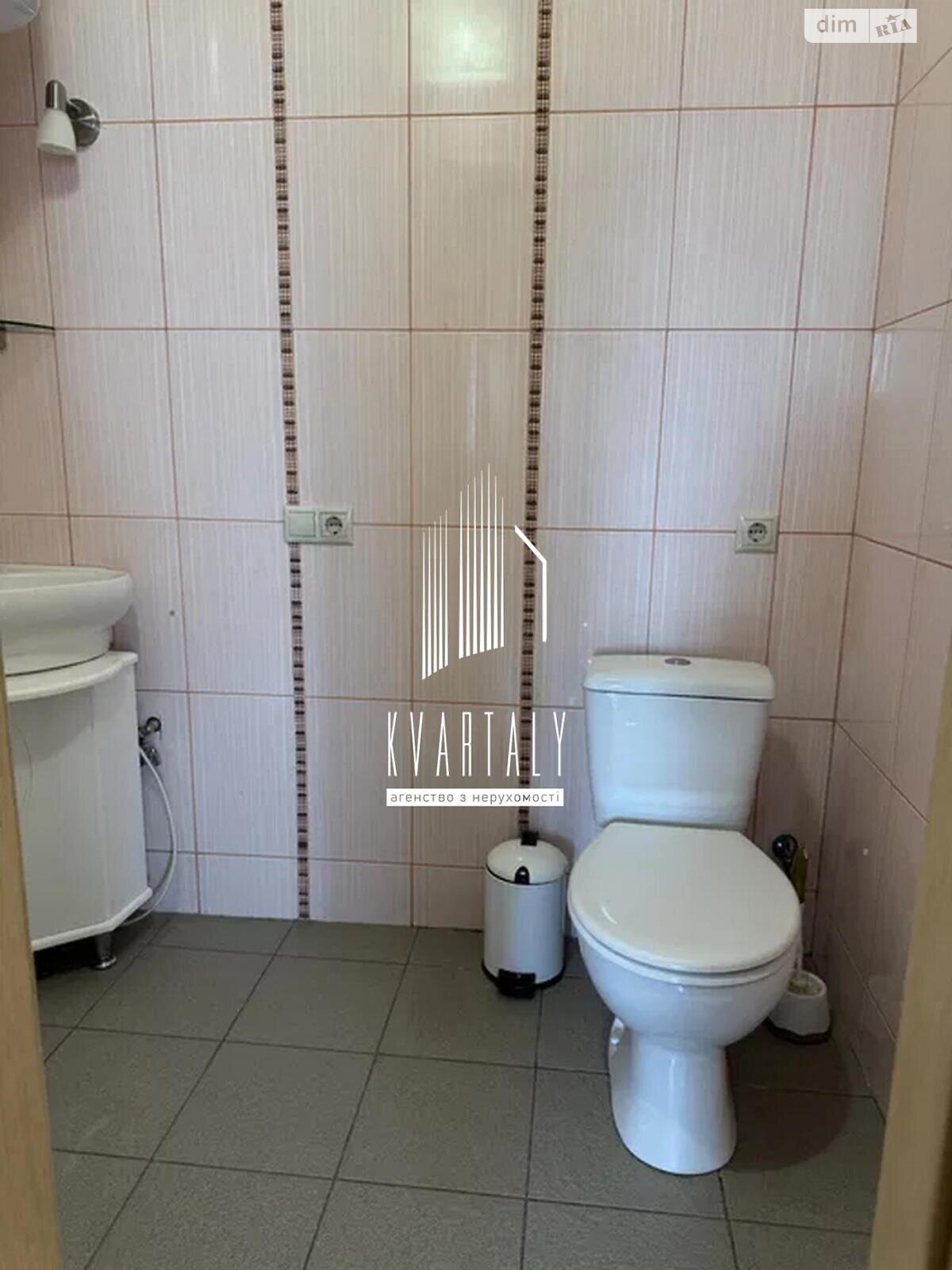 Продаж трикімнатної квартири в Києві, на вул. Коновальця Євгена 32Г, район Саперне Поле фото 1 Продаж трикімнатної квартири в Києві, на вул. Коновальця Євгена 32Г, район Саперне Поле фото 1