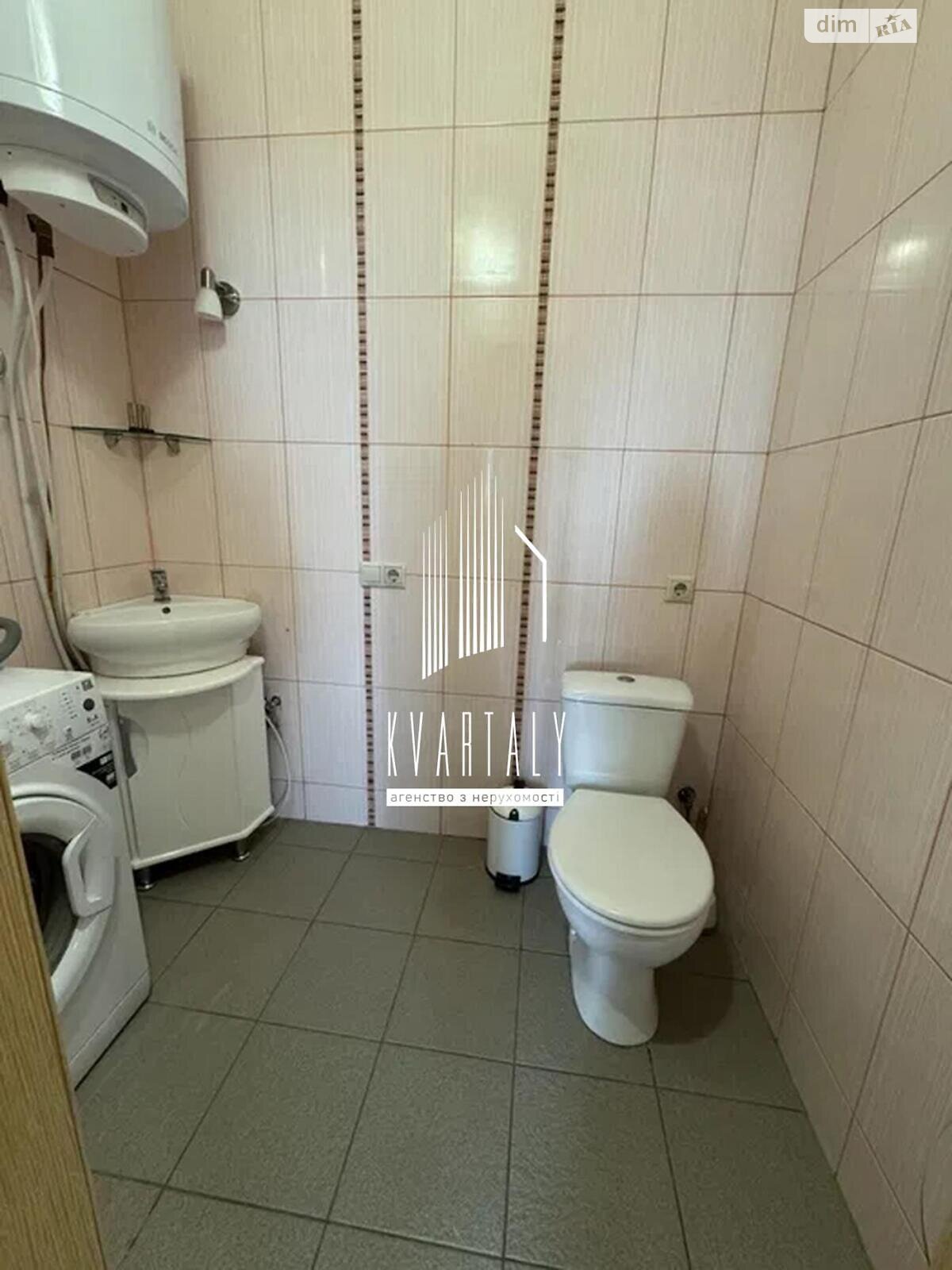 Продаж трикімнатної квартири в Києві, на вул. Коновальця Євгена 32Г, район Саперне Поле фото 1 Продаж трикімнатної квартири в Києві, на вул. Коновальця Євгена 32Г, район Саперне Поле фото 1