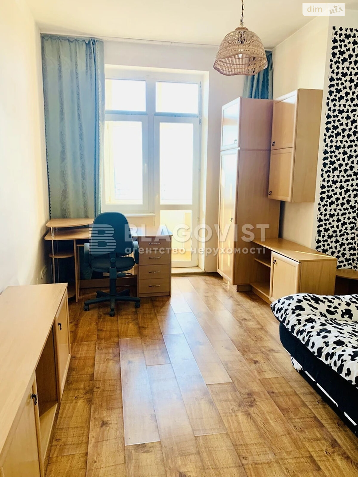 Продажа трехкомнатной квартиры в Киеве, на ул. Коновальца Евгения 32В, район Саперное Поле фото 1 Продажа трехкомнатной квартиры в Киеве, на ул. Коновальца Евгения 32В, район Саперное Поле фото 1