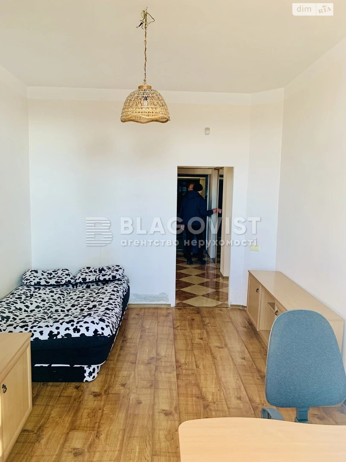Продажа трехкомнатной квартиры в Киеве, на ул. Коновальца Евгения 32В, район Саперное Поле фото 1 Продажа трехкомнатной квартиры в Киеве, на ул. Коновальца Евгения 32В, район Саперное Поле фото 1