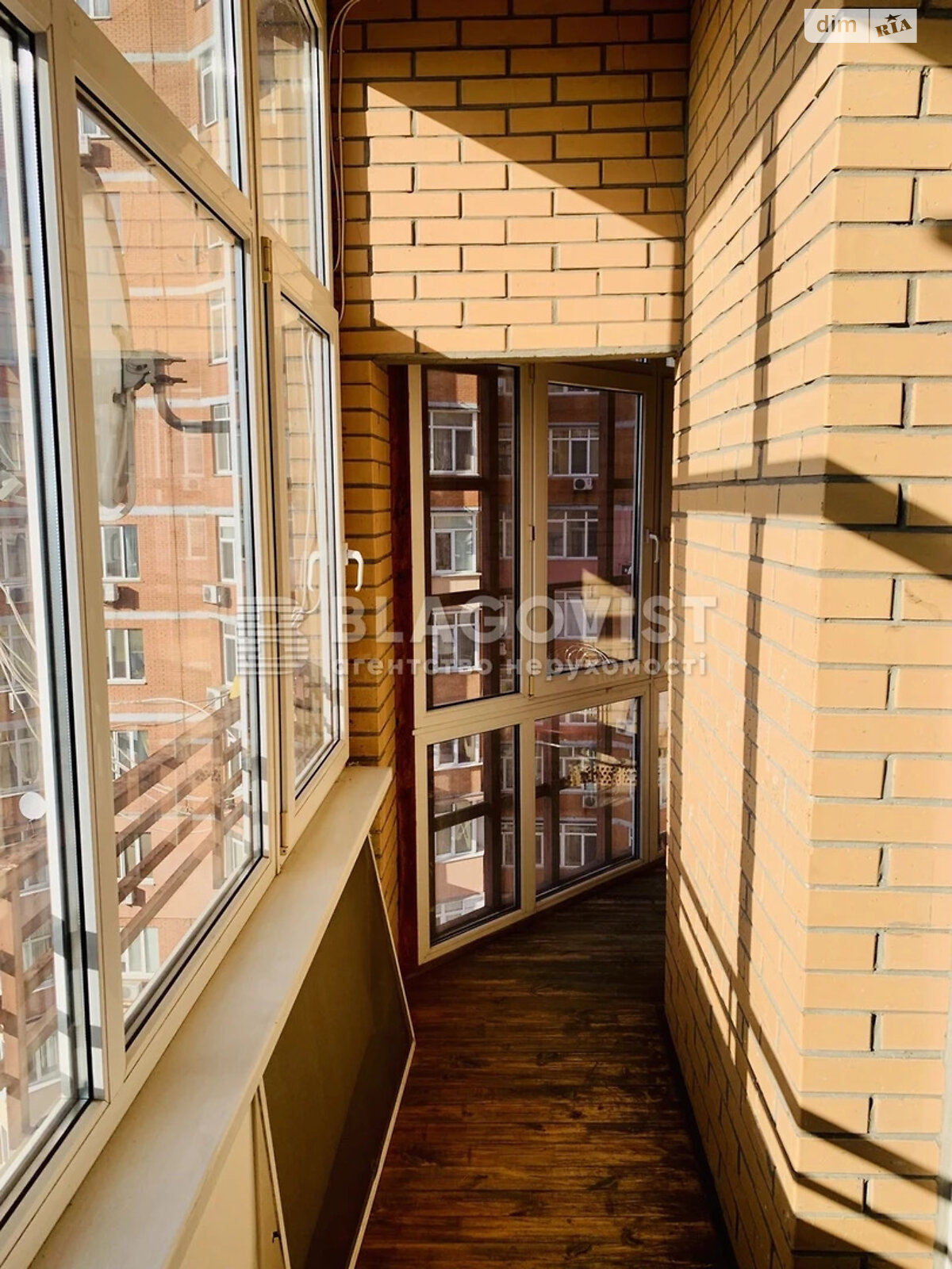 Продажа трехкомнатной квартиры в Киеве, на ул. Коновальца Евгения 32В, район Саперное Поле фото 1 Продажа трехкомнатной квартиры в Киеве, на ул. Коновальца Евгения 32В, район Саперное Поле фото 1