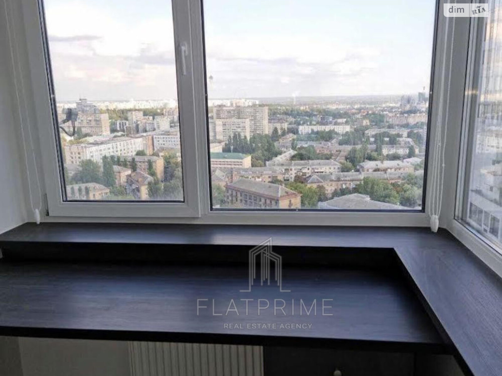 Продажа трехкомнатной квартиры в Киеве, на ул. Коновальца Евгения 44А, район Саперное Поле фото 1 Продажа трехкомнатной квартиры в Киеве, на ул. Коновальца Евгения 44А, район Саперное Поле фото 1