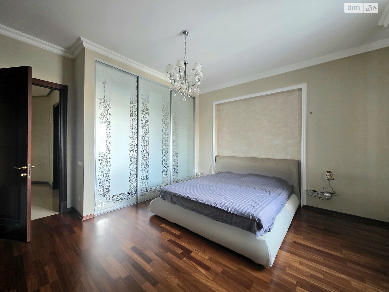 Продаж двокімнатної квартири в Києві, на вул. Коновальця Євгена 32Б, район Саперне Поле фото 1 Продаж двокімнатної квартири в Києві, на вул. Коновальця Євгена 32Б, район Саперне Поле фото 1
