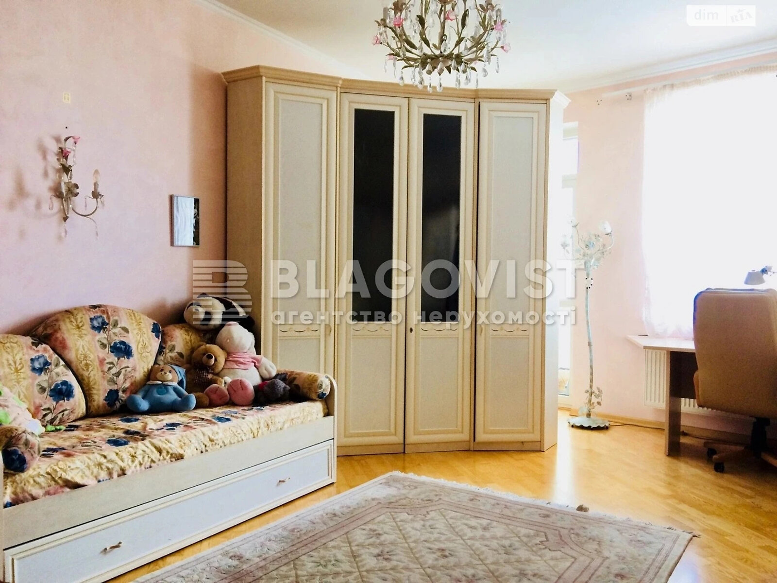 Продажа трехкомнатной квартиры в Киеве, на ул. Коновальца Евгения 36Б, район Саперное Поле фото 1 Продажа трехкомнатной квартиры в Киеве, на ул. Коновальца Евгения 36Б, район Саперное Поле фото 1