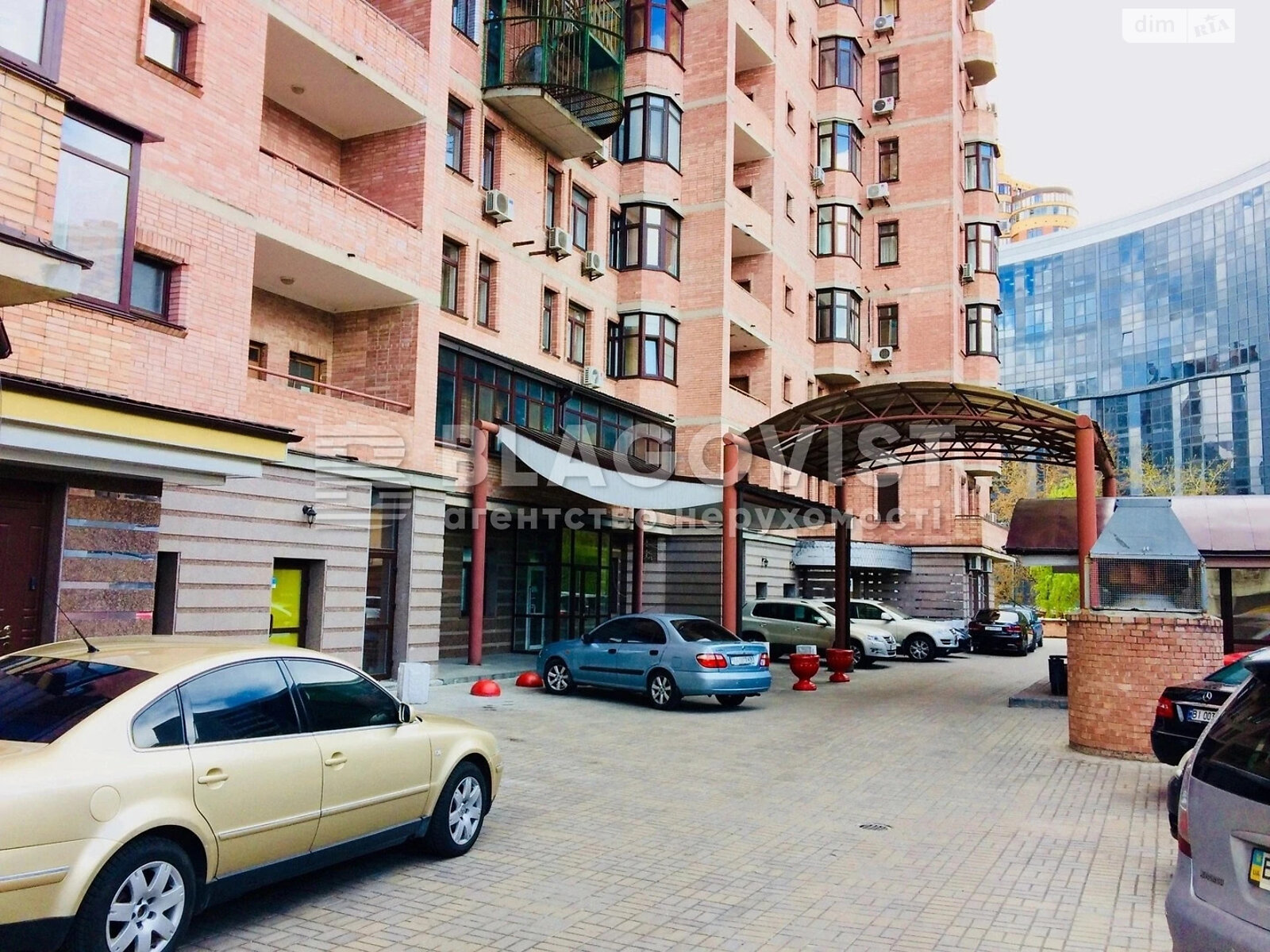 Продажа трехкомнатной квартиры в Киеве, на ул. Коновальца Евгения 36Б, район Саперное Поле фото 1 Продажа трехкомнатной квартиры в Киеве, на ул. Коновальца Евгения 36Б, район Саперное Поле фото 1