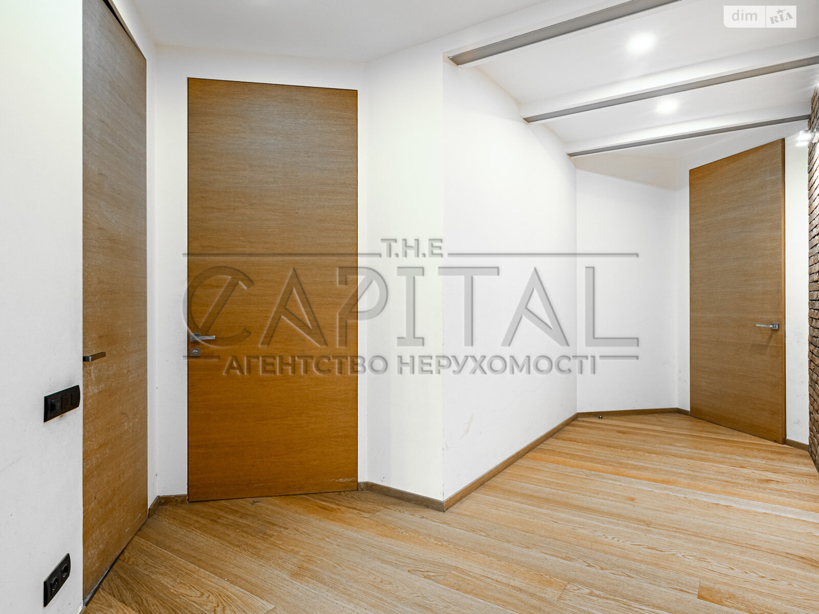 Продаж трикімнатної квартири в Києві, на вул. Коновальця Євгена 44А, район Саперне Поле фото 1 Продаж трикімнатної квартири в Києві, на вул. Коновальця Євгена 44А, район Саперне Поле фото 1