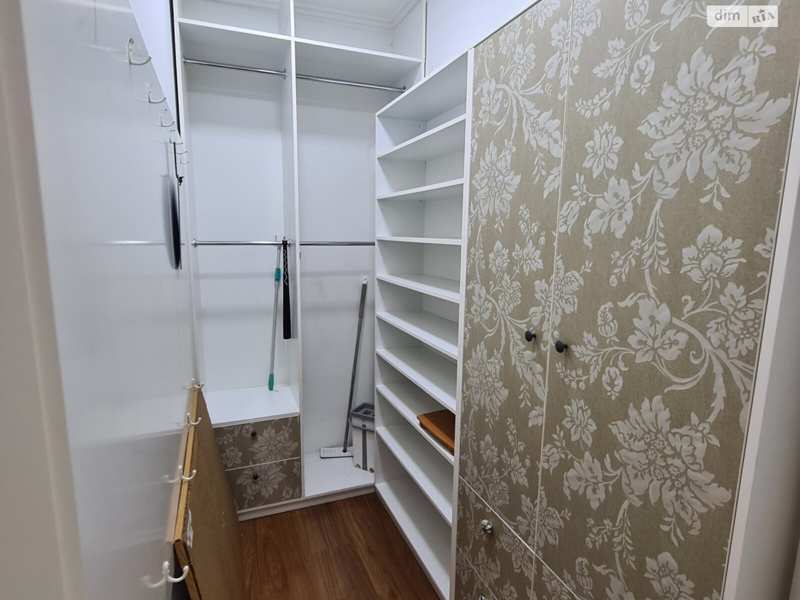 Продажа трехкомнатной квартиры в Киеве, на ул. Коновальца Евгения 44А, район Саперное Поле фото 1 Продажа трехкомнатной квартиры в Киеве, на ул. Коновальца Евгения 44А, район Саперное Поле фото 1