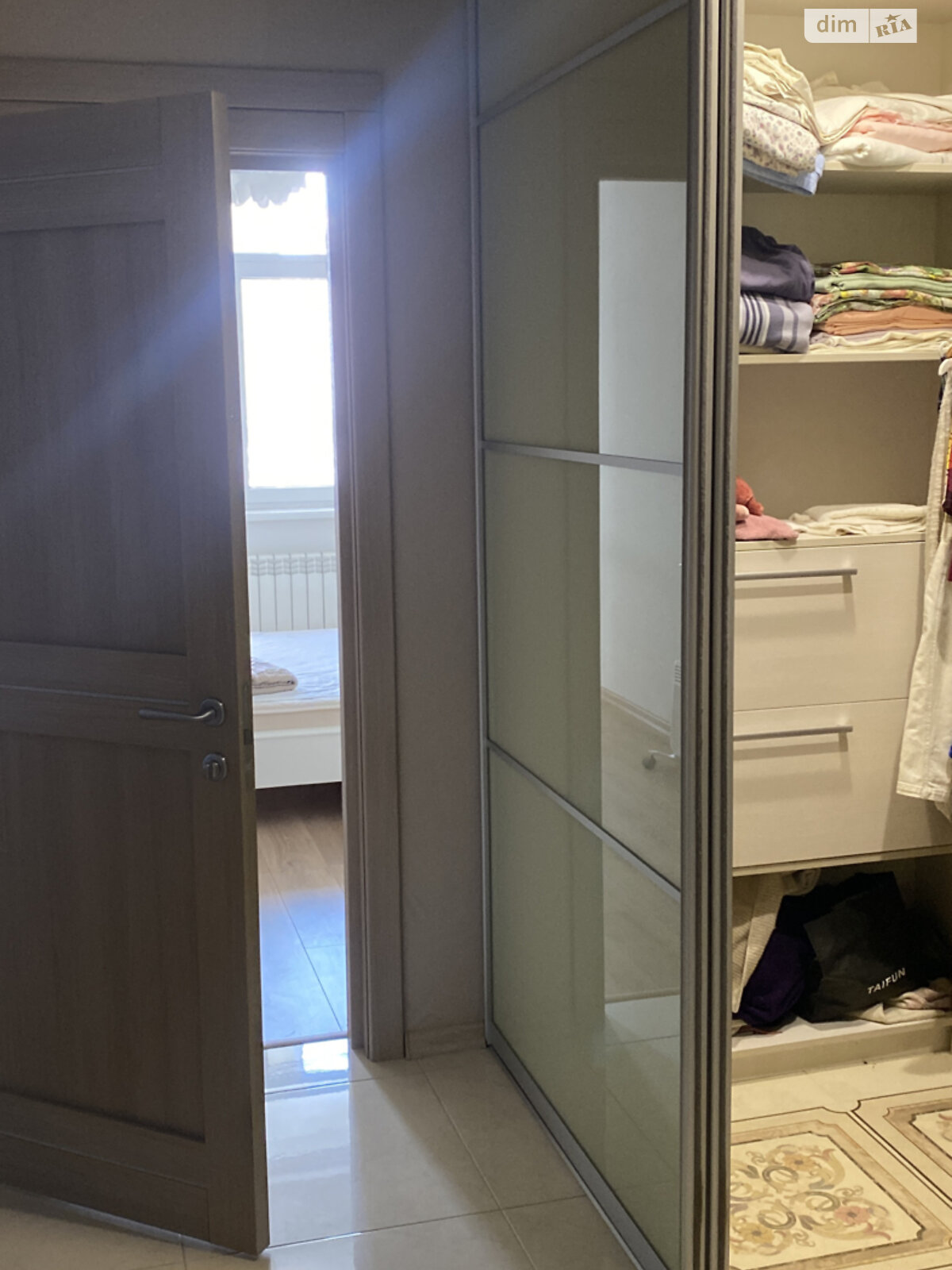 Продажа трехкомнатной квартиры в Киеве, на ул. Коновальца Евгения 44А, район Саперное Поле фото 1 Продажа трехкомнатной квартиры в Киеве, на ул. Коновальца Евгения 44А, район Саперное Поле фото 1