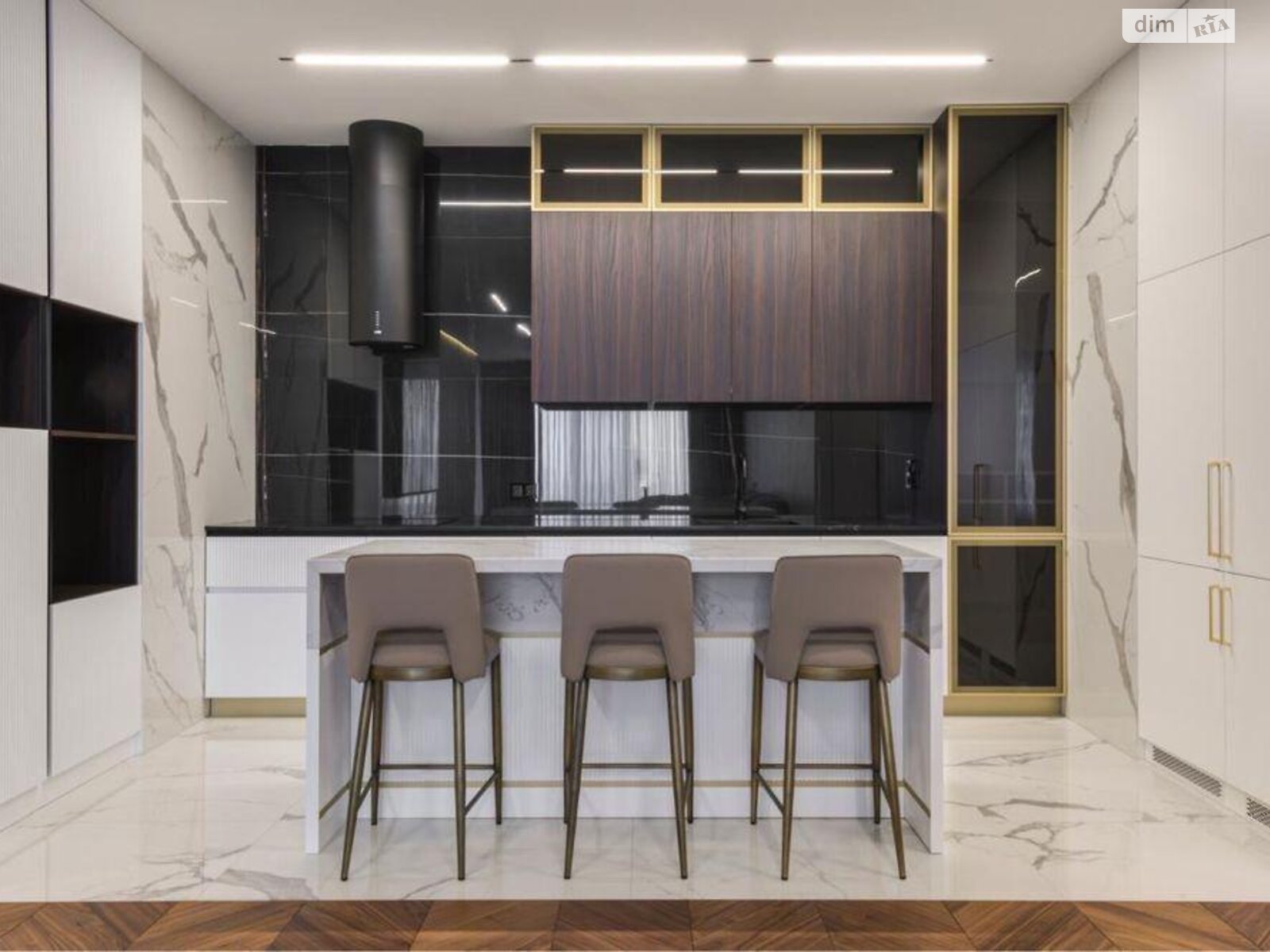 Продажа трехкомнатной квартиры в Киеве, на ул. Коновальца Евгения 26А, район Саперное Поле фото 1