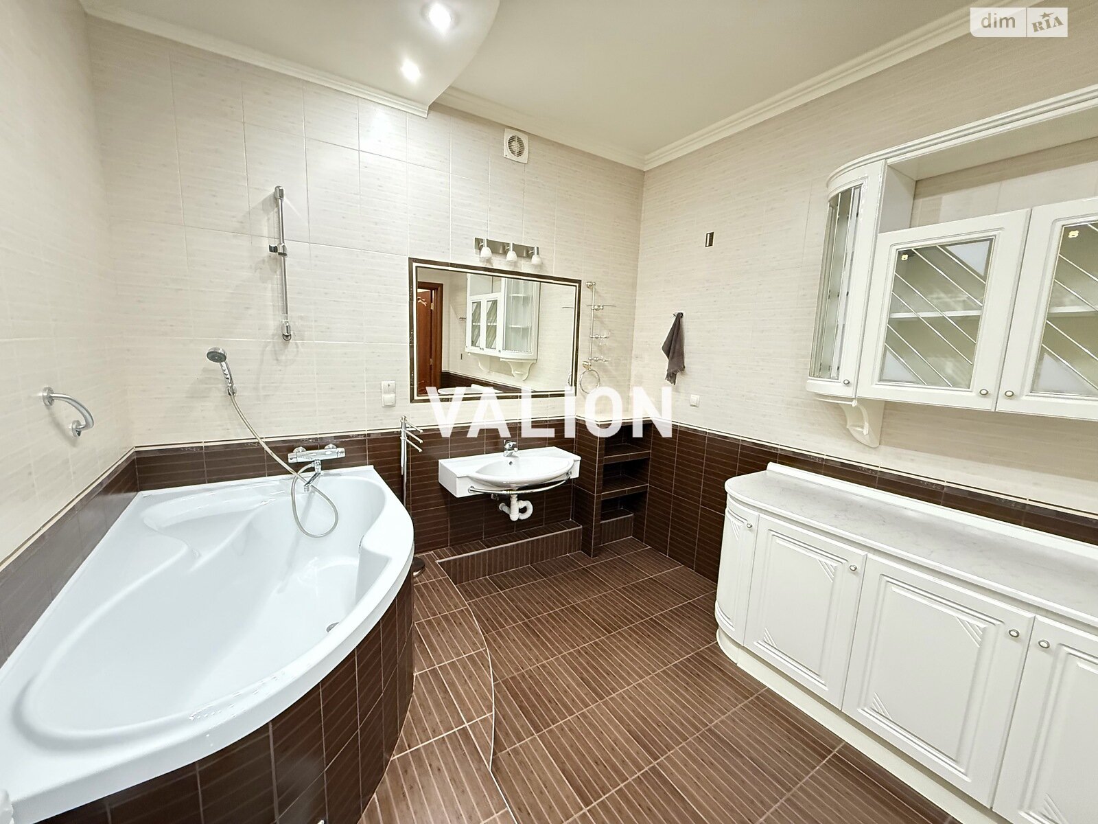 Продажа двухкомнатной квартиры в Киеве, на ул. Коновальца Евгения 32Г, район Саперное Поле фото 1