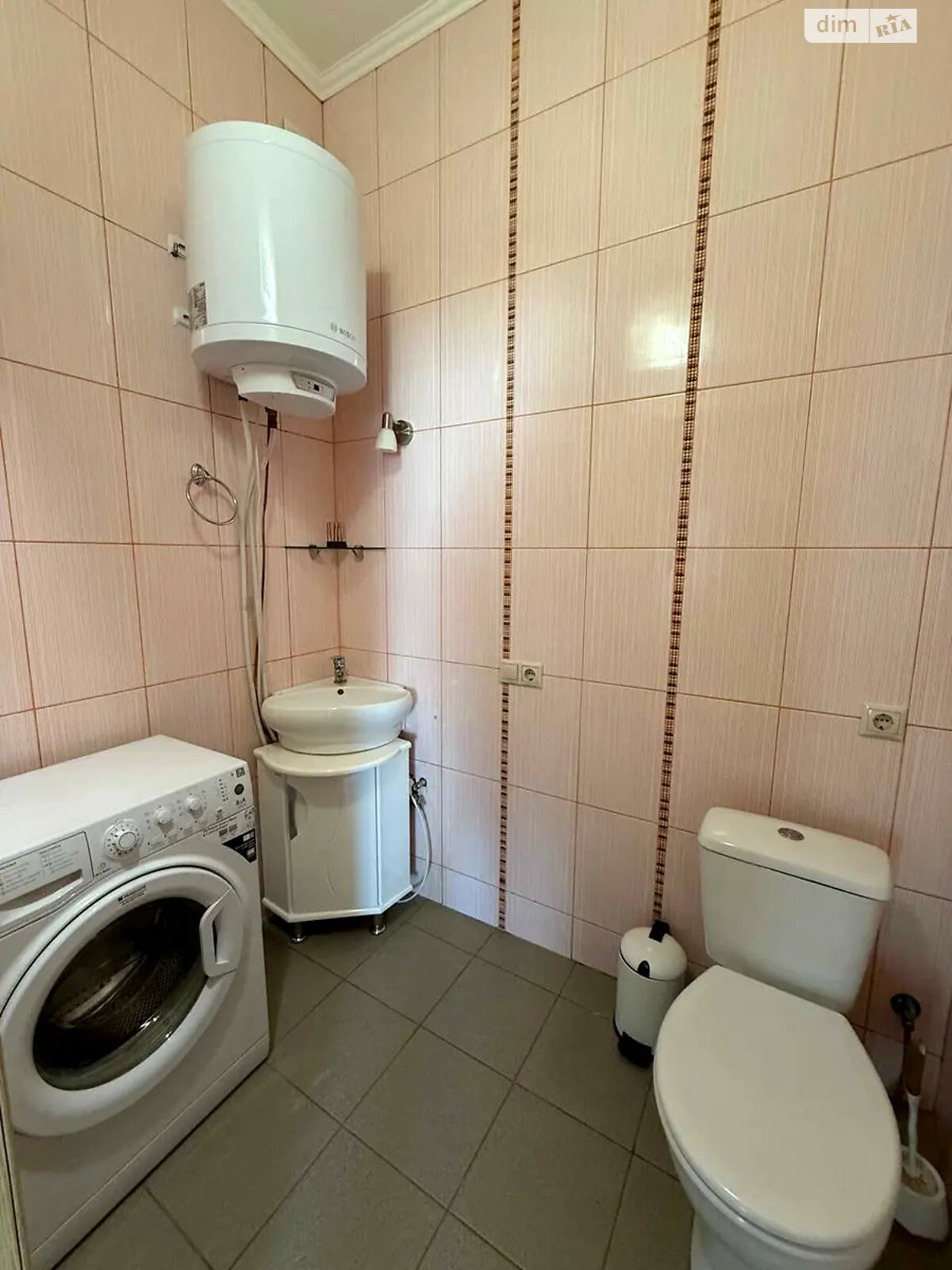 Продажа трехкомнатной квартиры в Киеве, на ул. Коновальца Евгения 32Г, район Саперное Поле фото 1