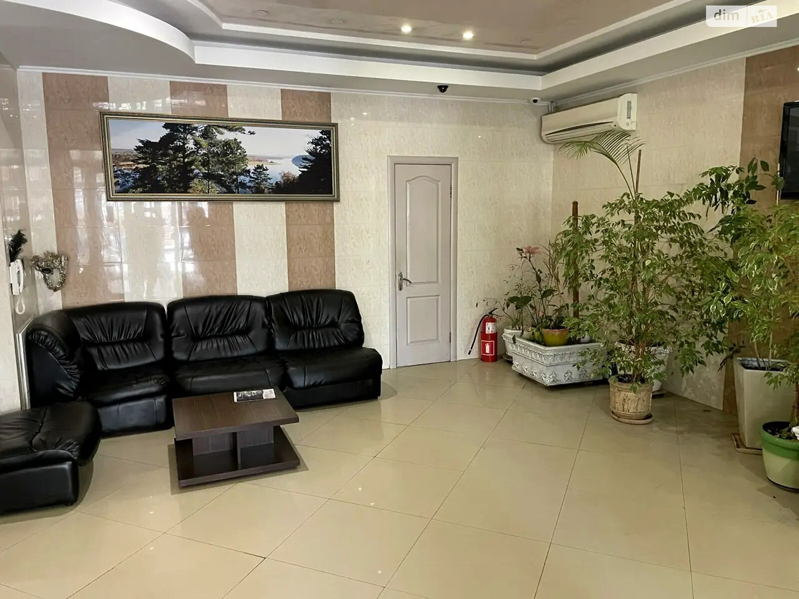 Продажа трехкомнатной квартиры в Киеве, на ул. Коновальца Евгения 32Г, район Саперное Поле фото 1