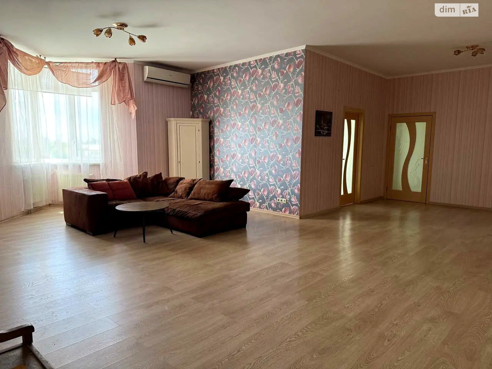 Продажа трехкомнатной квартиры в Киеве, на ул. Коновальца Евгения 32Г, район Саперное Поле фото 1