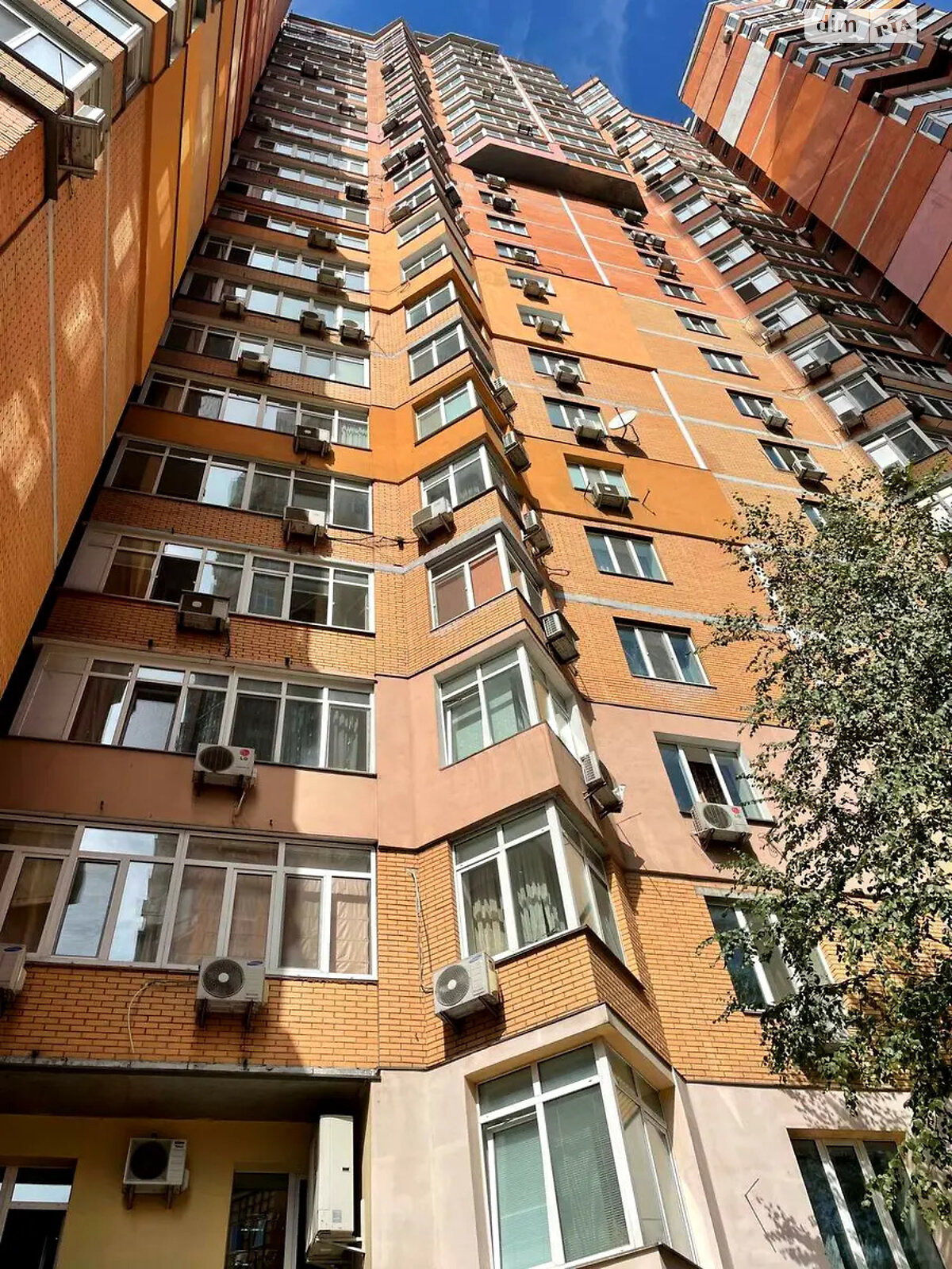 Продажа трехкомнатной квартиры в Киеве, на ул. Коновальца Евгения 32Г, район Саперное Поле фото 1