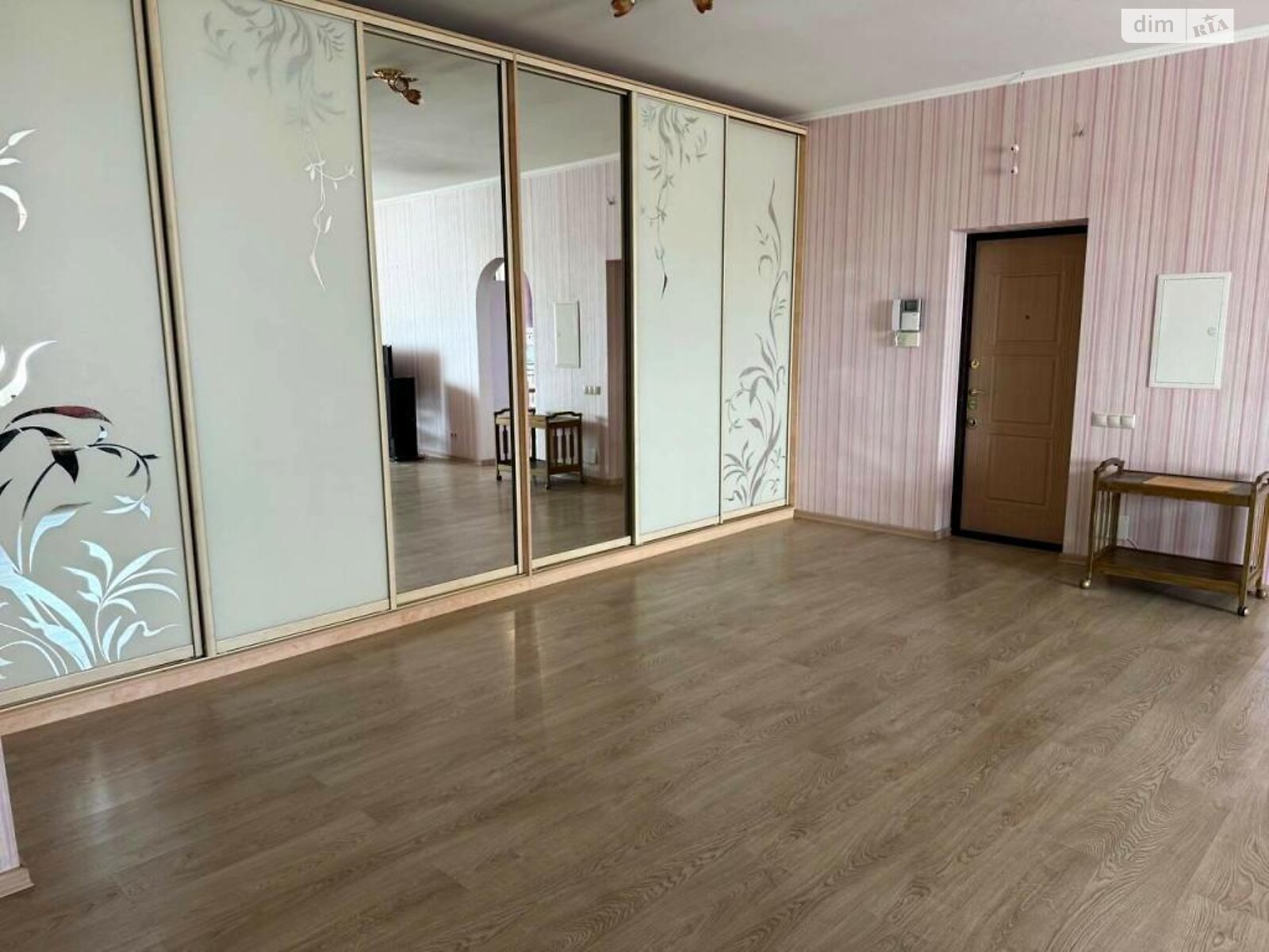 Продажа трехкомнатной квартиры в Киеве, на ул. Коновальца Евгения 32Г, район Саперное Поле фото 1