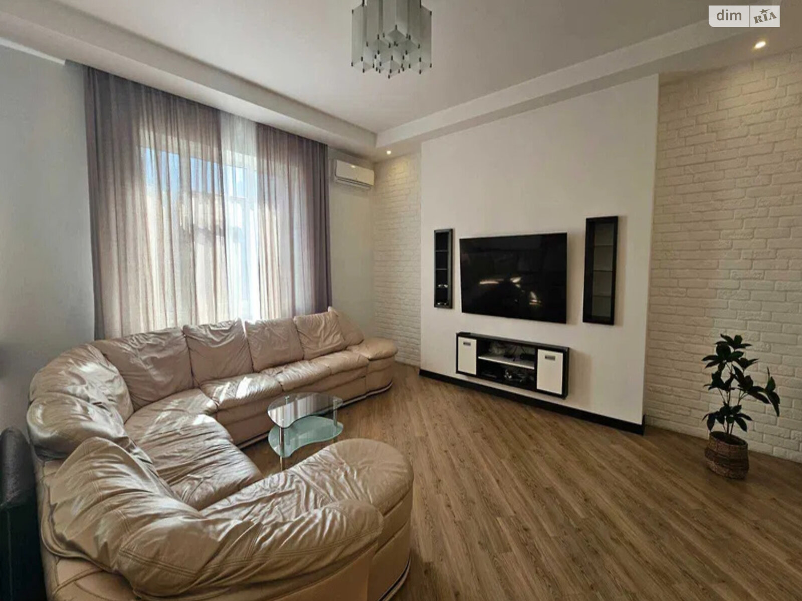 Продаж чотирикімнатної квартири в Києві, на вул. Ковпака 17, район Саперне Поле фото 1