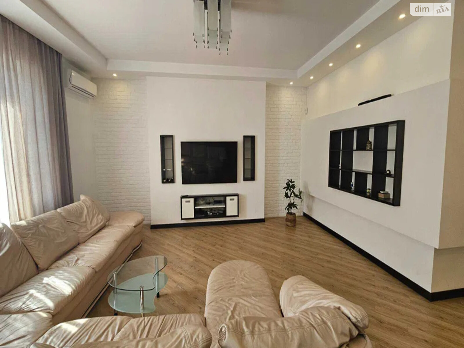 Продаж чотирикімнатної квартири в Києві, на вул. Ковпака 17, район Саперне Поле фото 1