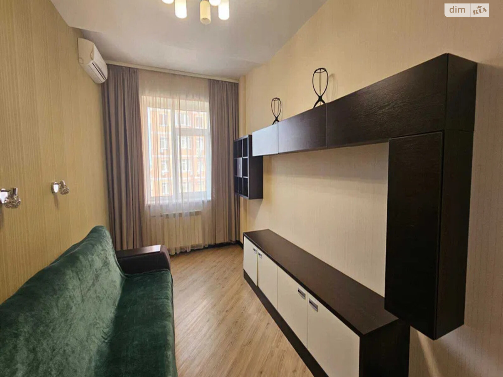 Продаж чотирикімнатної квартири в Києві, на вул. Ковпака 17, район Саперне Поле фото 1