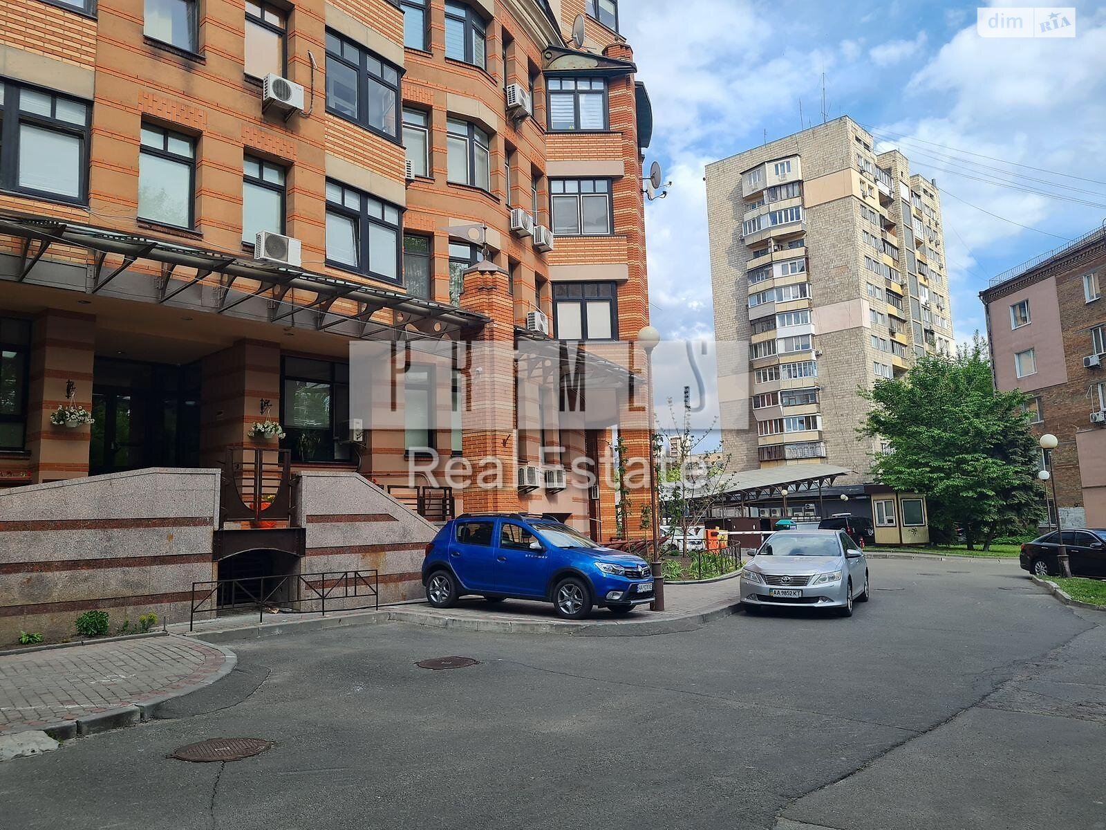 Продаж трикімнатної квартири в Києві, на бул. Лесі Українки 30Б, район Саперне Поле фото 1 Продаж трикімнатної квартири в Києві, на бул. Лесі Українки 30Б, район Саперне Поле фото 1