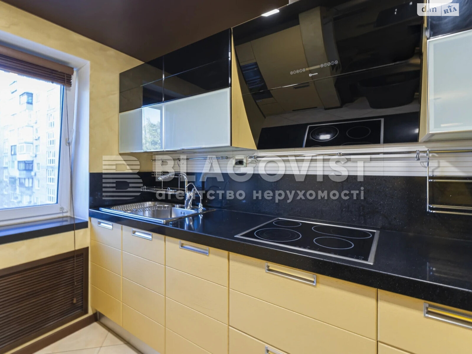 Продаж двокімнатної квартири в Києві, на бул. Лесі Українки 28А, район Саперне Поле фото 1 Продаж двокімнатної квартири в Києві, на бул. Лесі Українки 28А, район Саперне Поле фото 1
