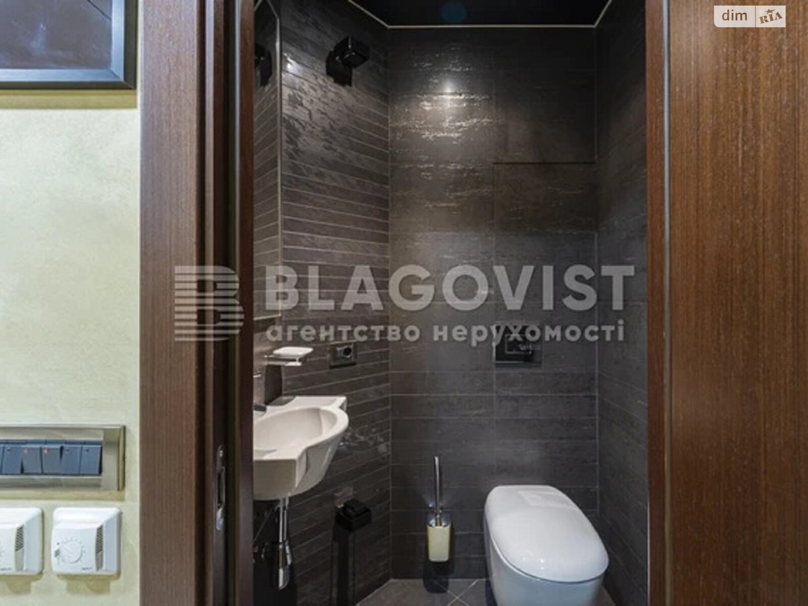 Продаж двокімнатної квартири в Києві, на бул. Лесі Українки 28А, район Саперне Поле фото 1 Продаж двокімнатної квартири в Києві, на бул. Лесі Українки 28А, район Саперне Поле фото 1