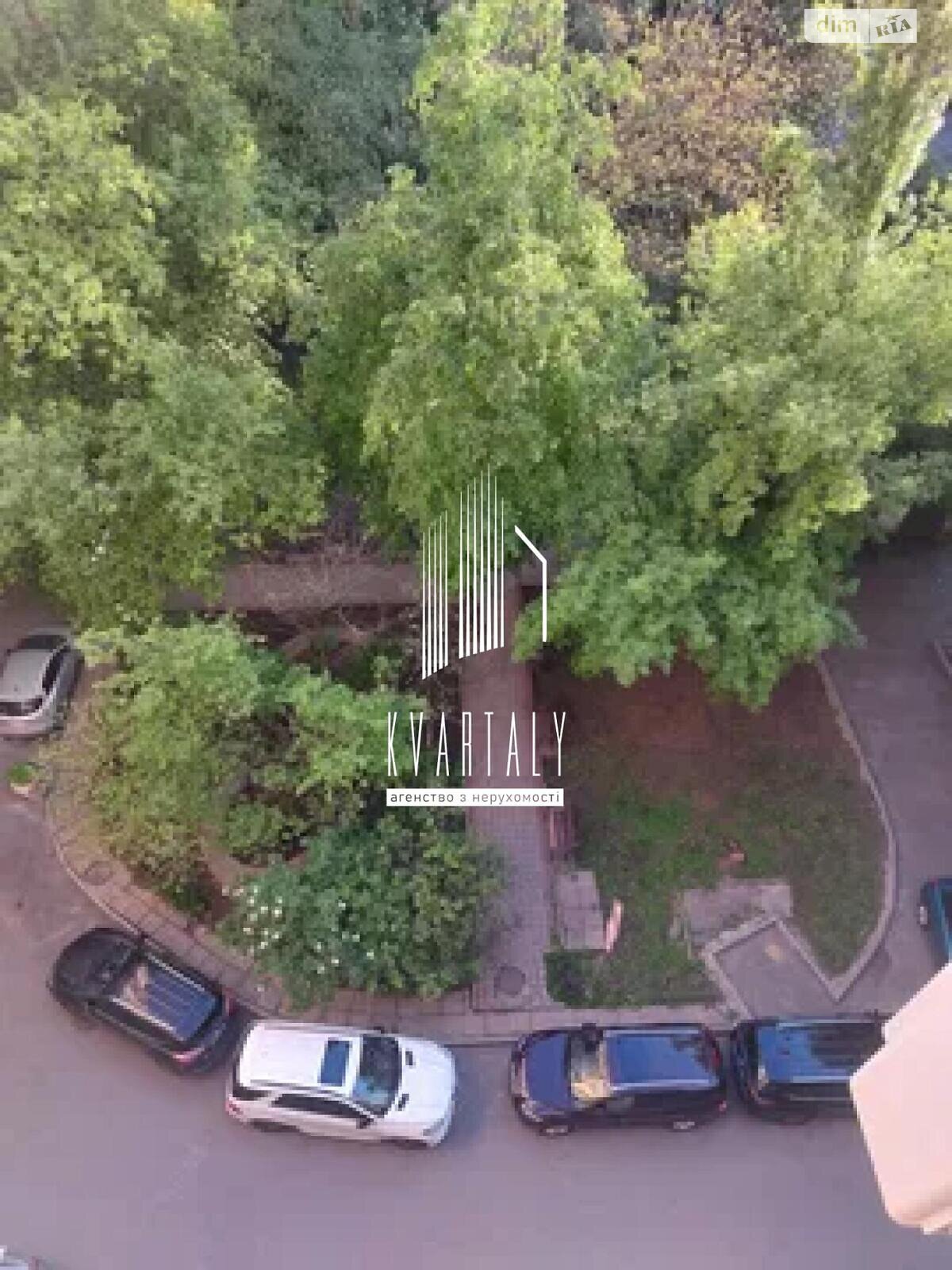 Продаж трикімнатної квартири в Києві, на пл. Лесі Українки 24, район Саперне Поле фото 1