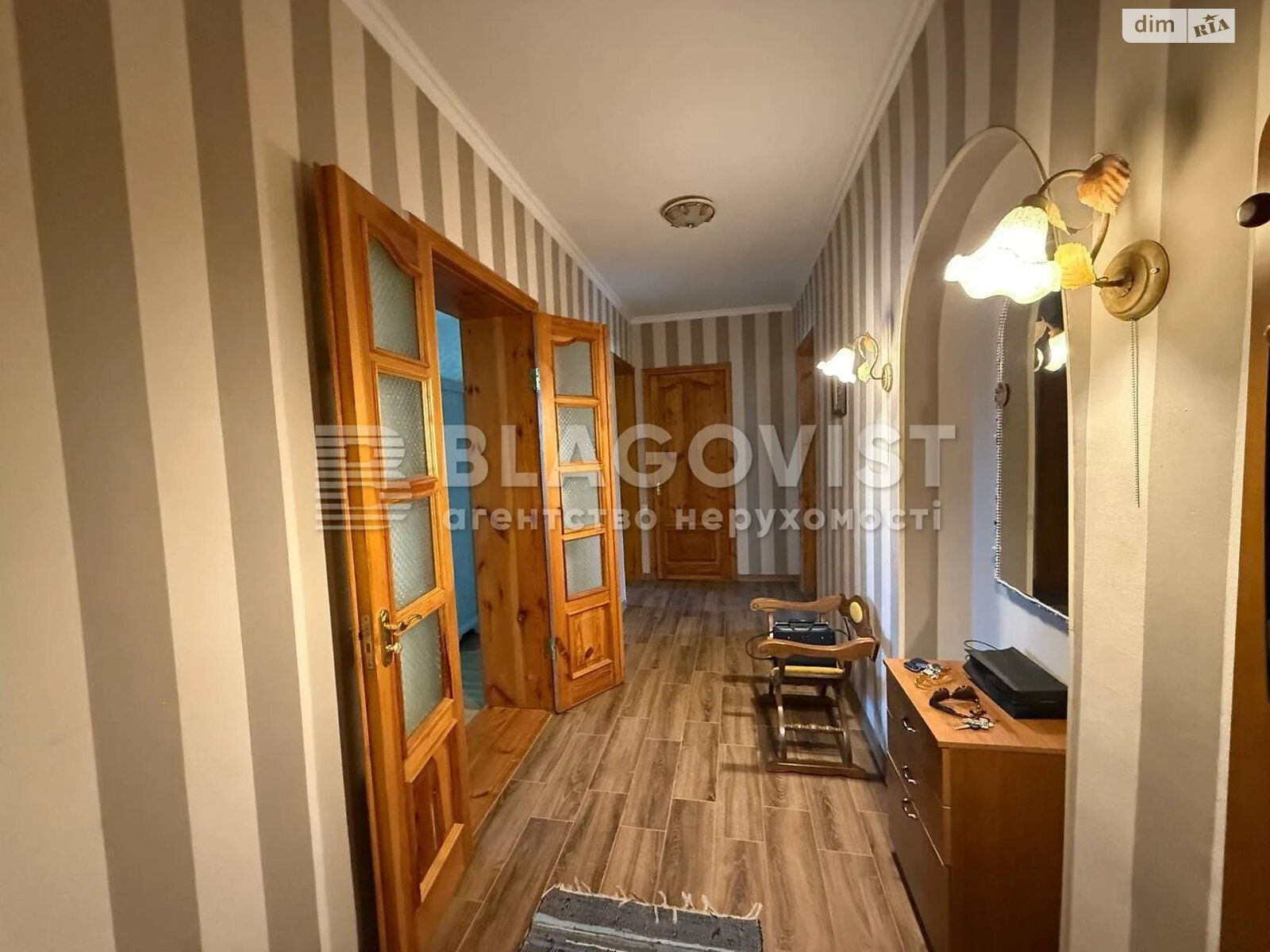 Продаж п`ятикімнатної квартири в Києві, на вул. Маккейна Джона 18/2, район Саперне Поле фото 1 Продаж п`ятикімнатної квартири в Києві, на вул. Маккейна Джона 18/2, район Саперне Поле фото 1