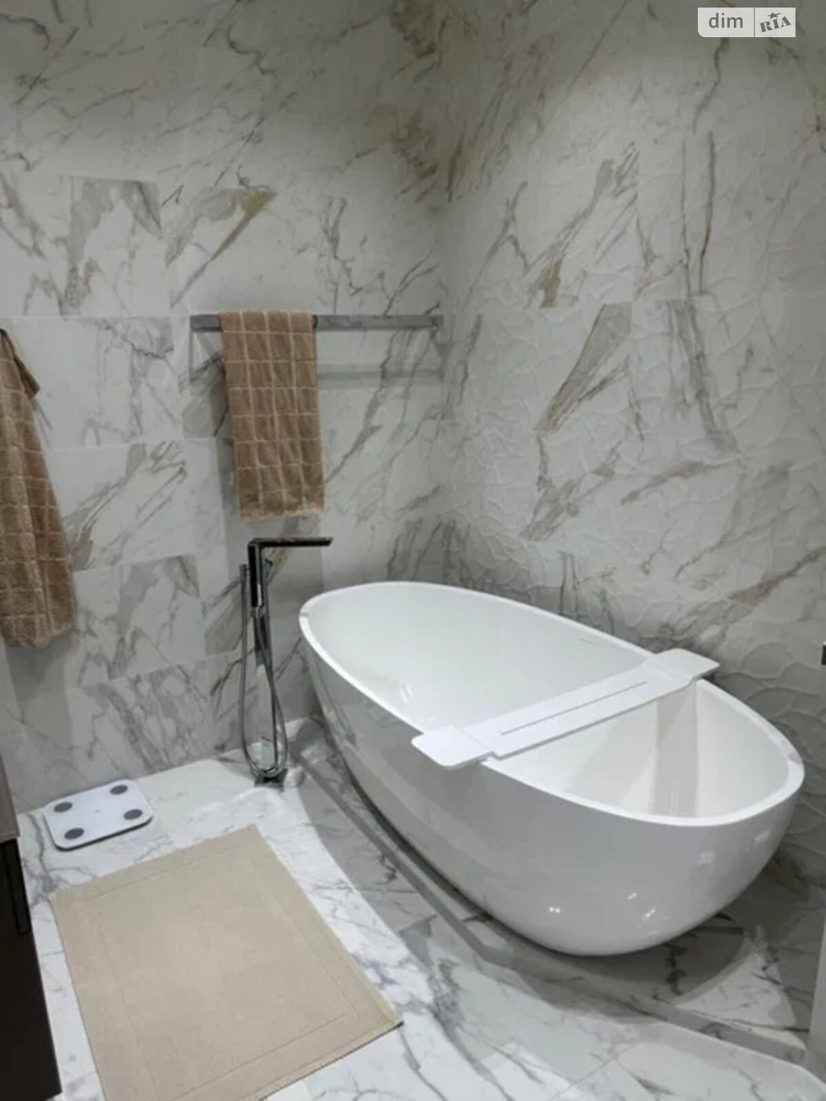 Продаж трикімнатної квартири в Києві, на вул. Маккейна Джона 7, район Саперне Поле фото 1 Продаж трикімнатної квартири в Києві, на вул. Маккейна Джона 7, район Саперне Поле фото 1