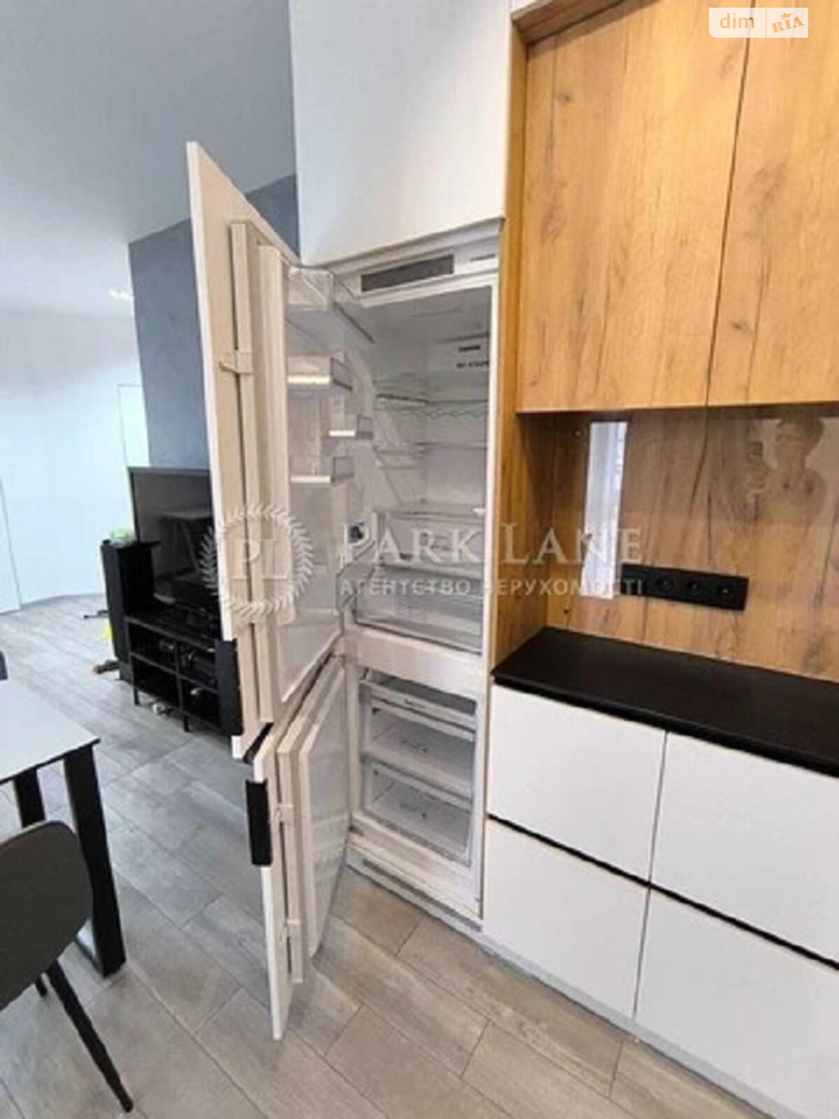 Продаж трикімнатної квартири в Києві, на вул. Маккейна Джона 1Б, район Саперне Поле фото 1 Продаж трикімнатної квартири в Києві, на вул. Маккейна Джона 1Б, район Саперне Поле фото 1