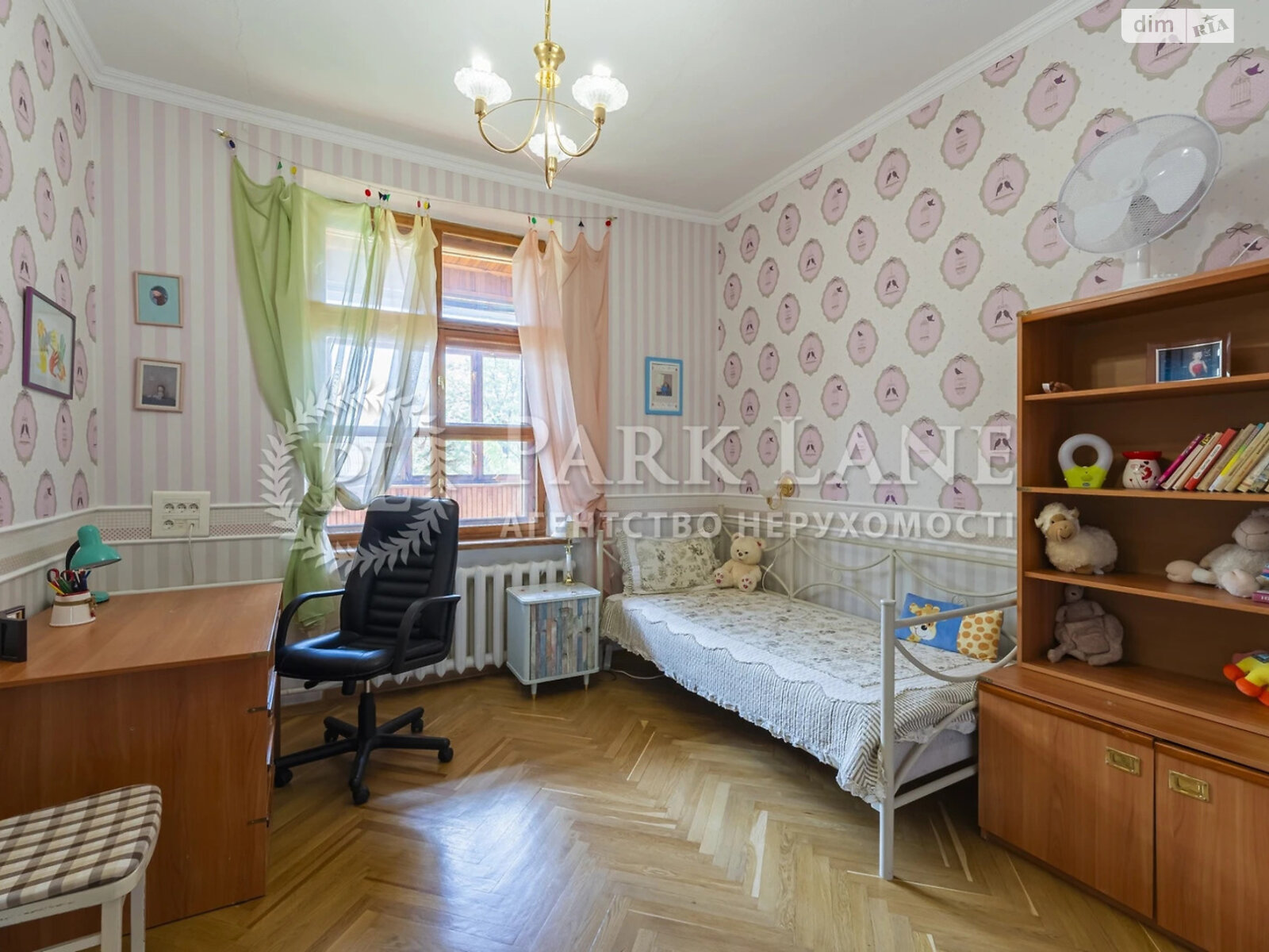 Продажа четырехкомнатной квартиры в Киеве, на ул. Маккейна Джона 18/2, район Саперное Поле фото 1 Продажа четырехкомнатной квартиры в Киеве, на ул. Маккейна Джона 18/2, район Саперное Поле фото 1