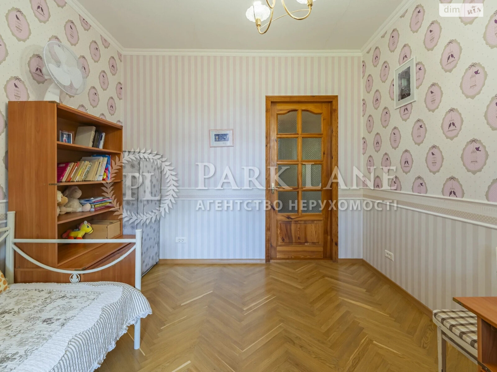 Продажа четырехкомнатной квартиры в Киеве, на ул. Маккейна Джона 18/2, район Саперное Поле фото 1 Продажа четырехкомнатной квартиры в Киеве, на ул. Маккейна Джона 18/2, район Саперное Поле фото 1