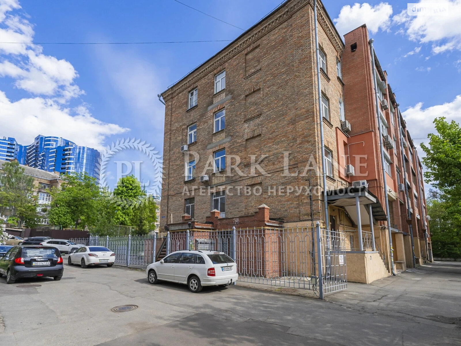 Продажа четырехкомнатной квартиры в Киеве, на ул. Маккейна Джона 18/2, район Саперное Поле фото 1 Продажа четырехкомнатной квартиры в Киеве, на ул. Маккейна Джона 18/2, район Саперное Поле фото 1