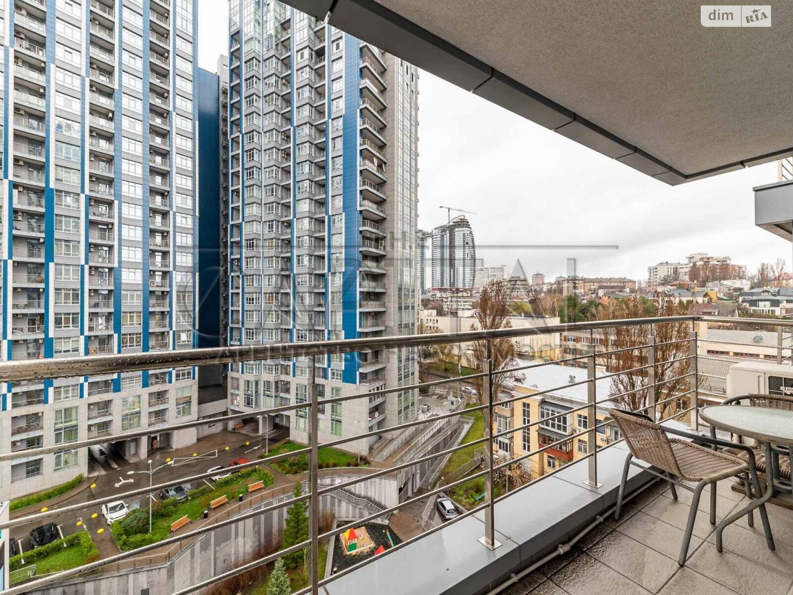 Продажа трехкомнатной квартиры в Киеве, на ул. Маккейна Джона 7, кв. 2Б, район Саперное Поле фото 1 Продажа трехкомнатной квартиры в Киеве, на ул. Маккейна Джона 7, кв. 2Б, район Саперное Поле фото 1