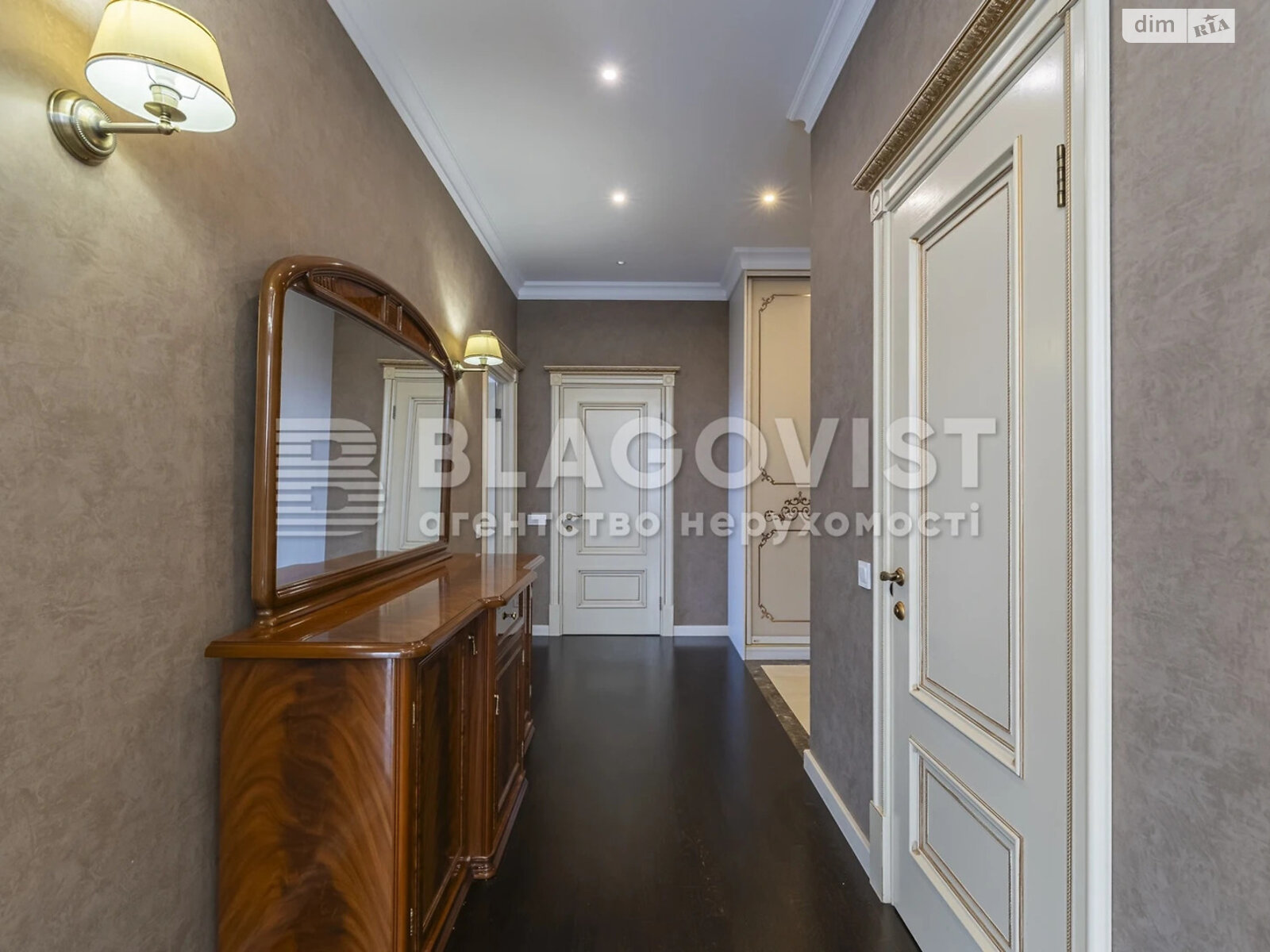 Продажа трехкомнатной квартиры в Киеве, на ул. Маккейна Джона 7, район Саперное Поле фото 1