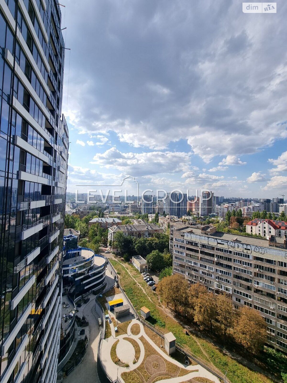 Продаж трикімнатної квартири в Києві, на бул. Миколи Міхновського 13А, район Саперне Поле фото 1 Продаж трикімнатної квартири в Києві, на бул. Миколи Міхновського 13А, район Саперне Поле фото 1