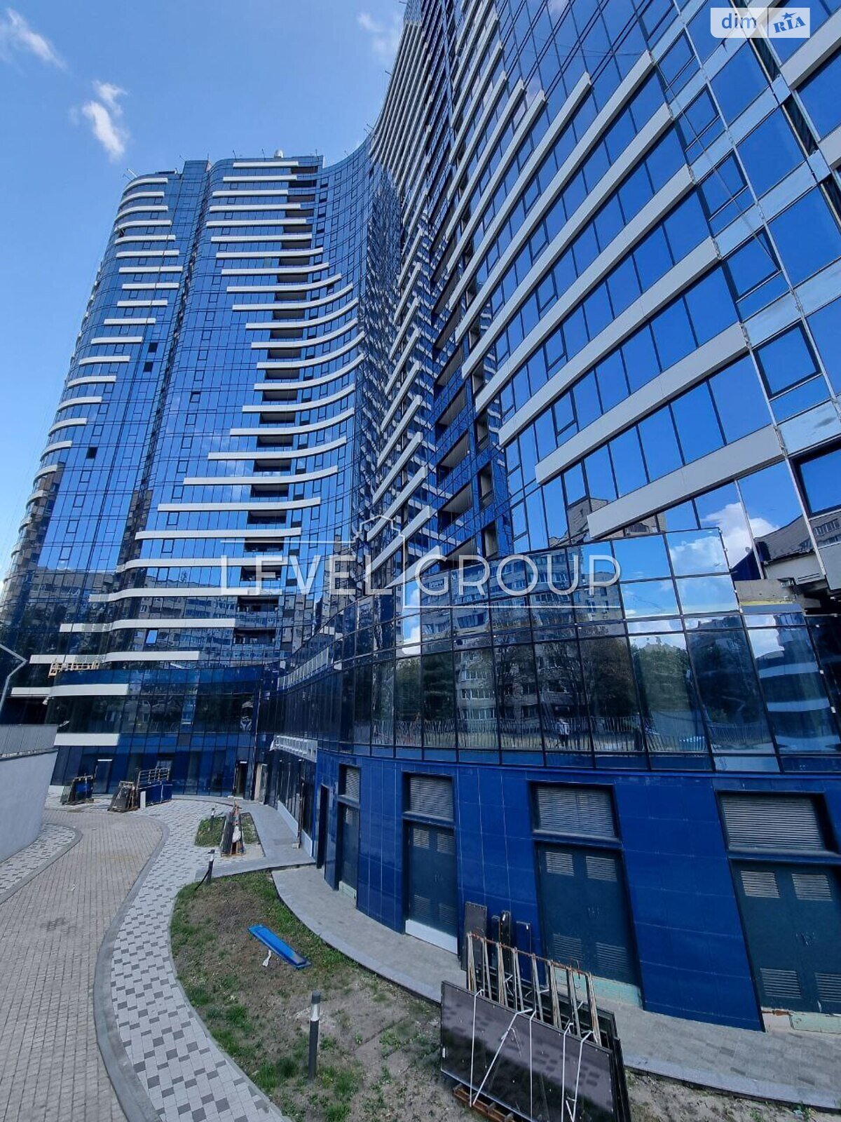 Продаж трикімнатної квартири в Києві, на бул. Миколи Міхновського 13А, район Саперне Поле фото 1 Продаж трикімнатної квартири в Києві, на бул. Миколи Міхновського 13А, район Саперне Поле фото 1