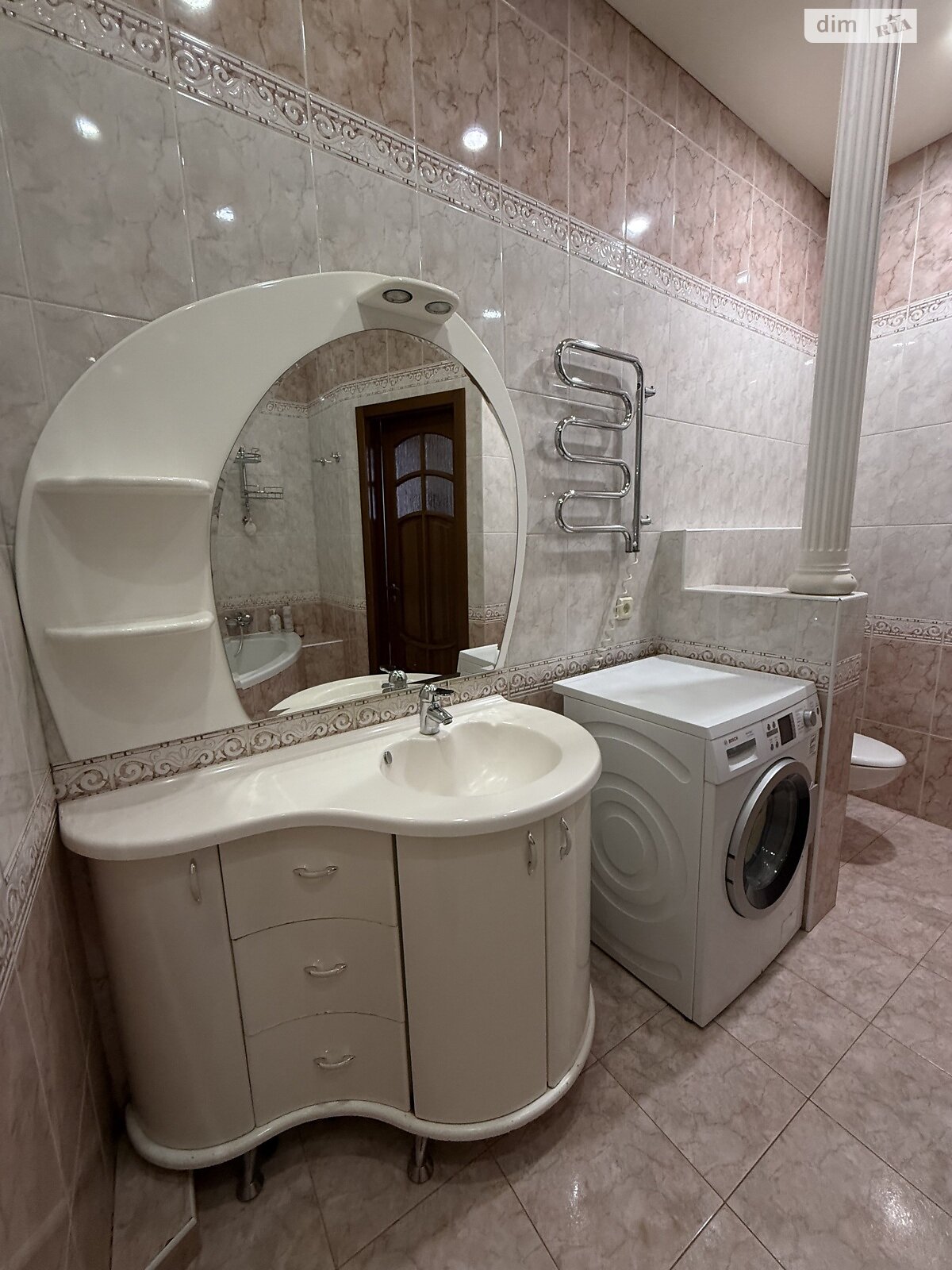Продажа трехкомнатной квартиры в Киеве, на бул. Николая Михновского 13, район Саперное Поле фото 1 Продажа трехкомнатной квартиры в Киеве, на бул. Николая Михновского 13, район Саперное Поле фото 1