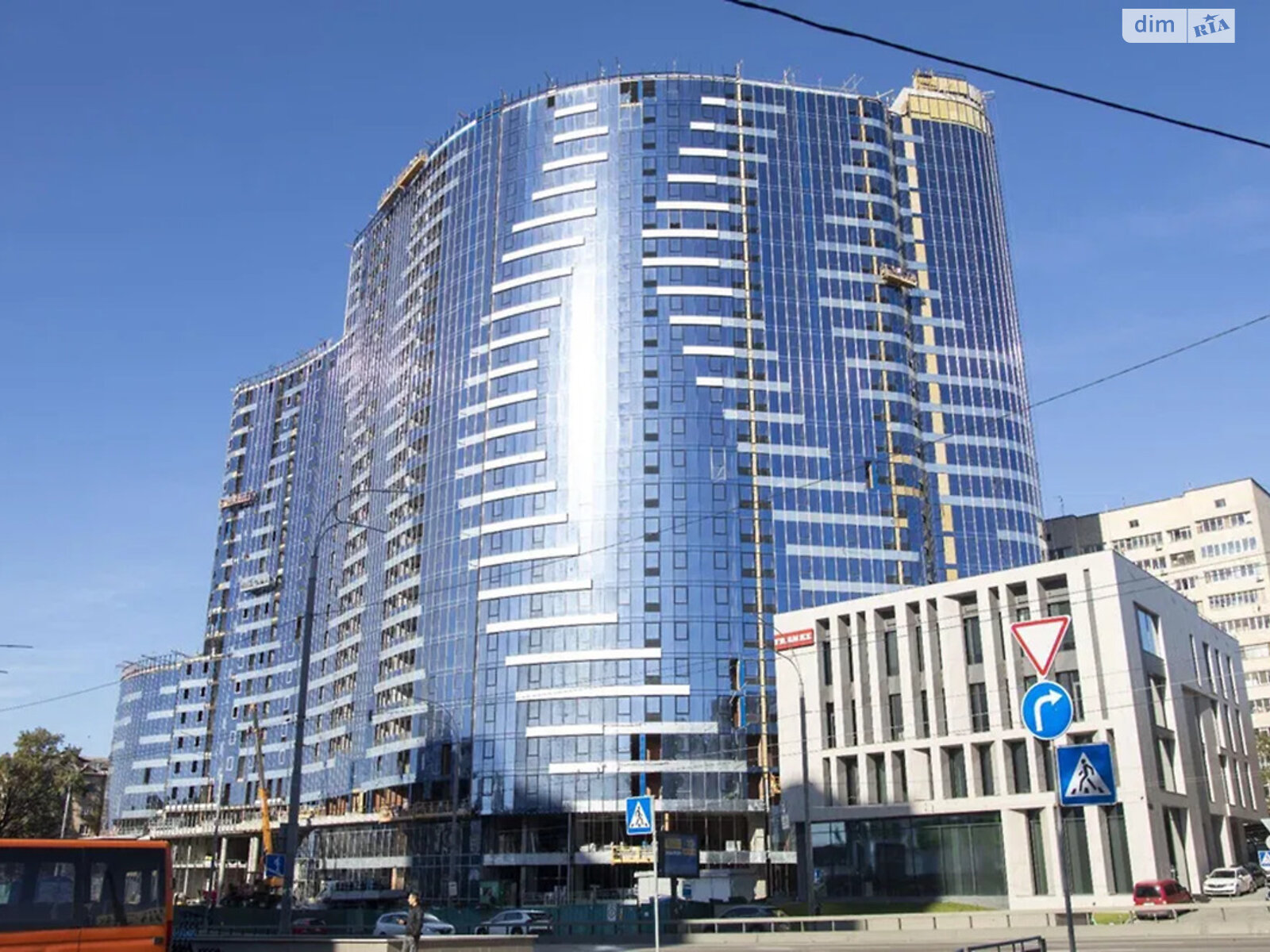 Продаж двокімнатної квартири в Києві, на бул. Миколи Міхновського 13А, район Саперне Поле фото 1 Продаж двокімнатної квартири в Києві, на бул. Миколи Міхновського 13А, район Саперне Поле фото 1