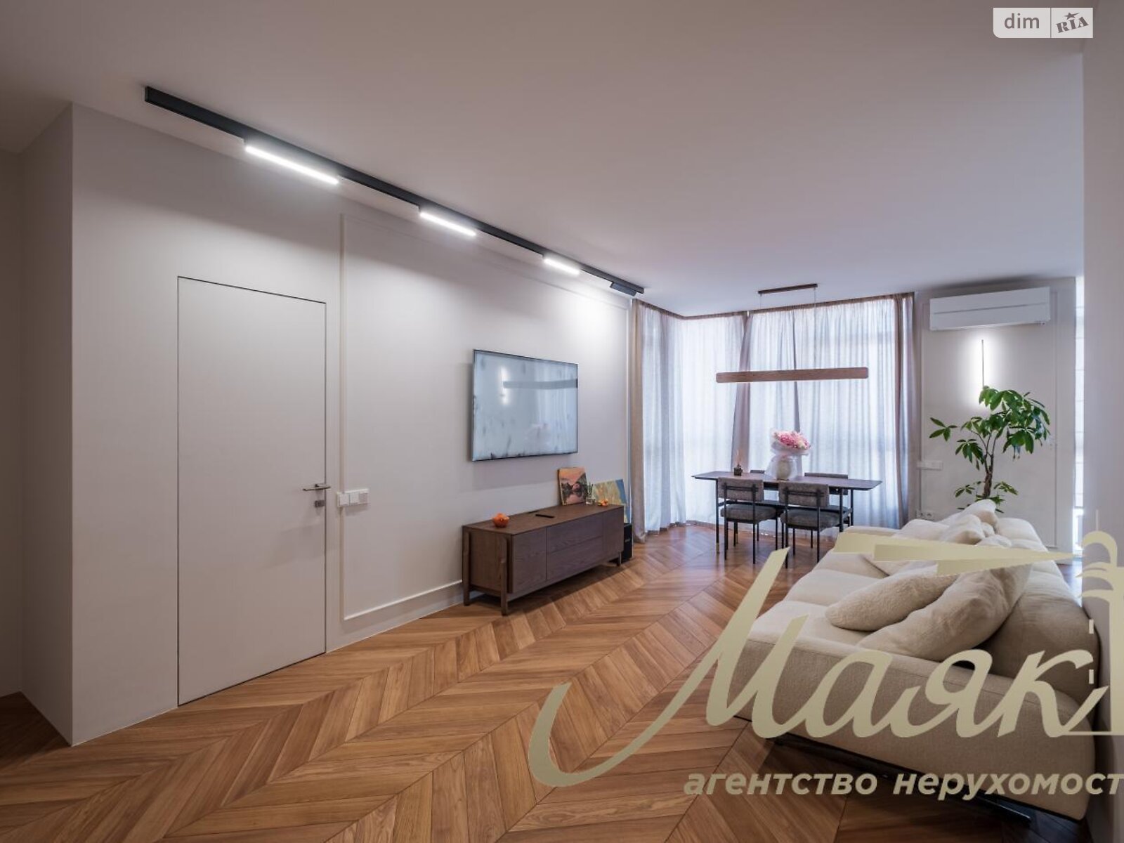 Продажа двухкомнатной квартиры в Киеве, на ул. Предславинская 53, район Саперное Поле фото 1 Продажа двухкомнатной квартиры в Киеве, на ул. Предславинская 53, район Саперное Поле фото 1