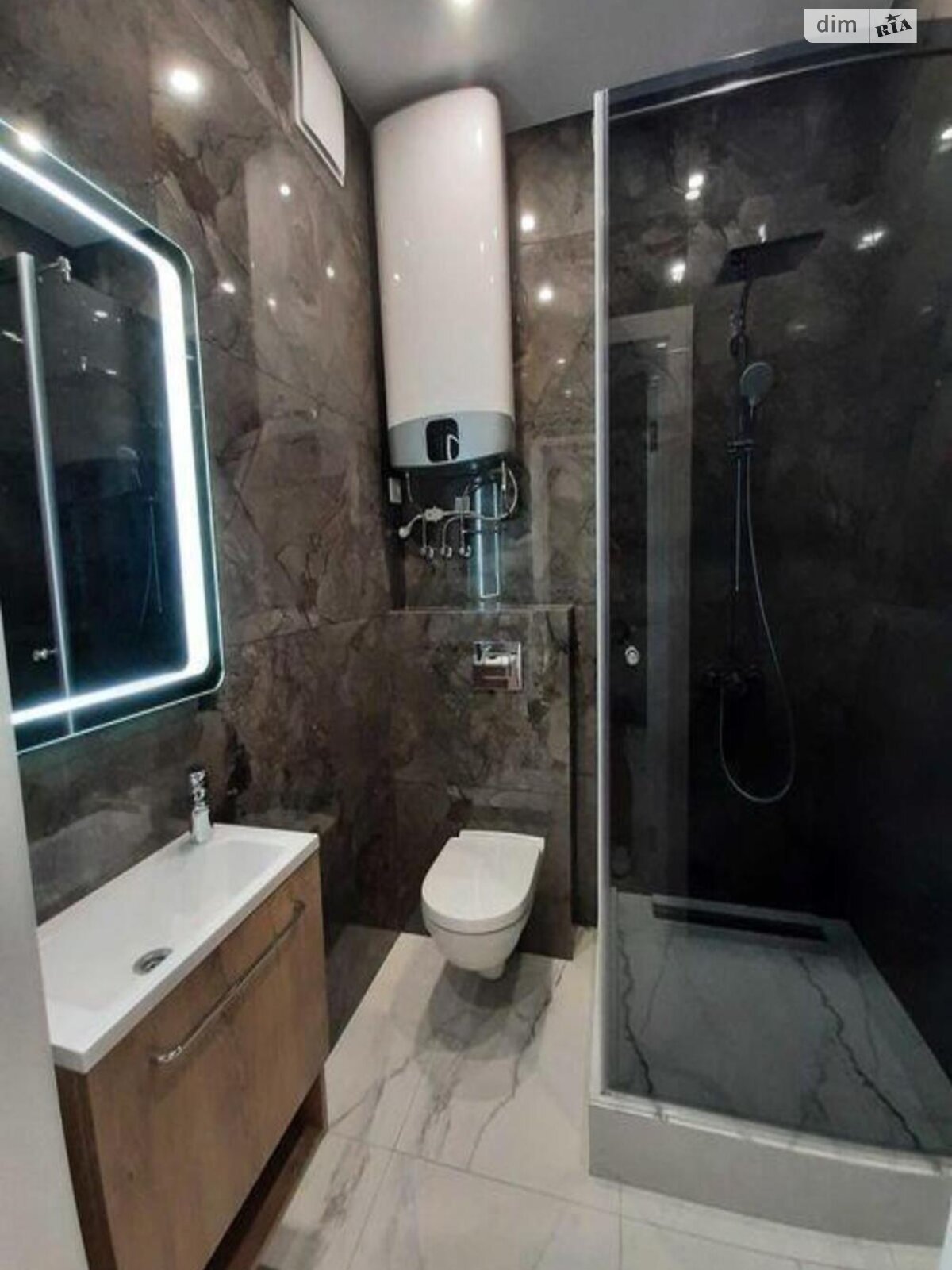 Продажа трехкомнатной квартиры в Киеве, на ул. Предславинская 55А, район Саперное Поле фото 1 Продажа трехкомнатной квартиры в Киеве, на ул. Предславинская 55А, район Саперное Поле фото 1