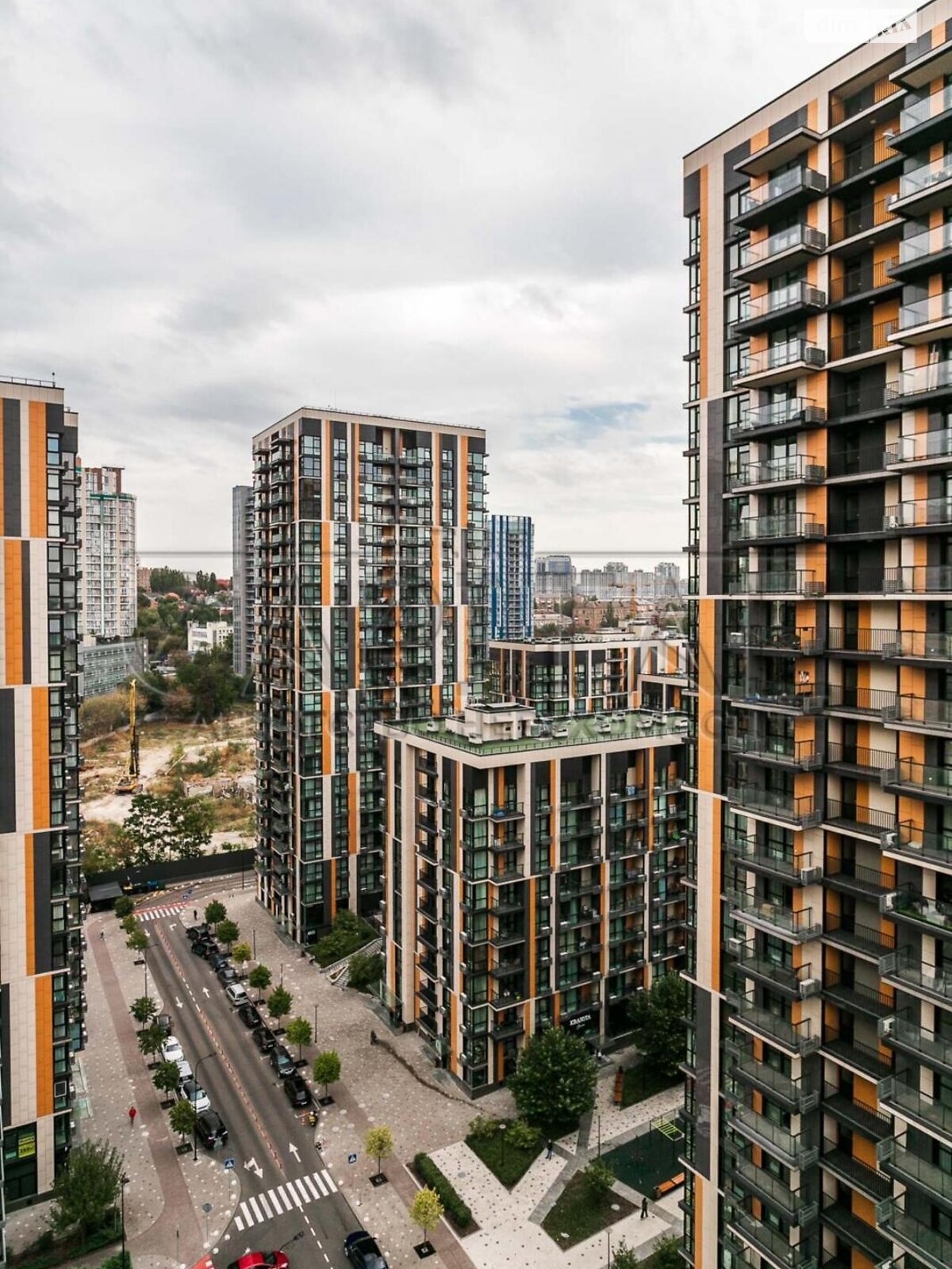Продажа трехкомнатной квартиры в Киеве, на ул. Предславинская 40, район Саперное Поле фото 1 Продажа трехкомнатной квартиры в Киеве, на ул. Предславинская 40, район Саперное Поле фото 1