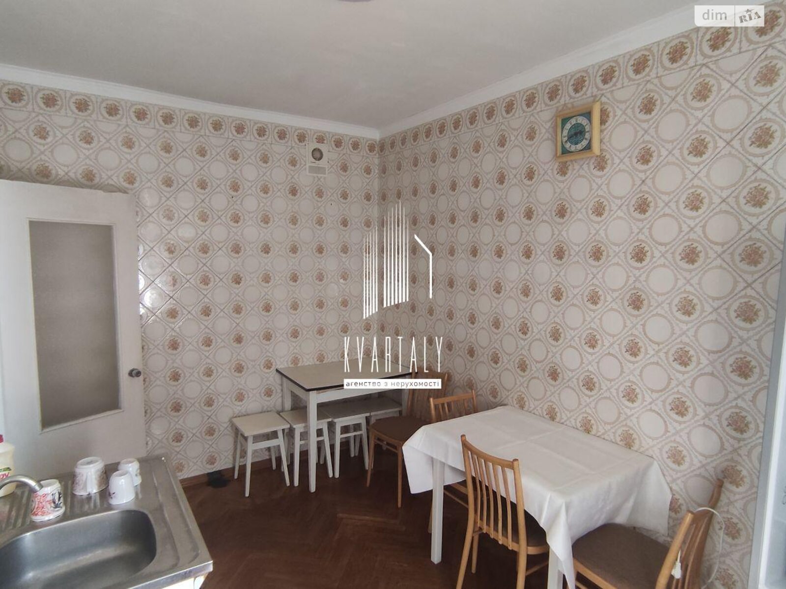 Продажа двухкомнатной квартиры в Киеве, на ул. Предславинская 49, район Саперное Поле фото 1 Продажа двухкомнатной квартиры в Киеве, на ул. Предславинская 49, район Саперное Поле фото 1